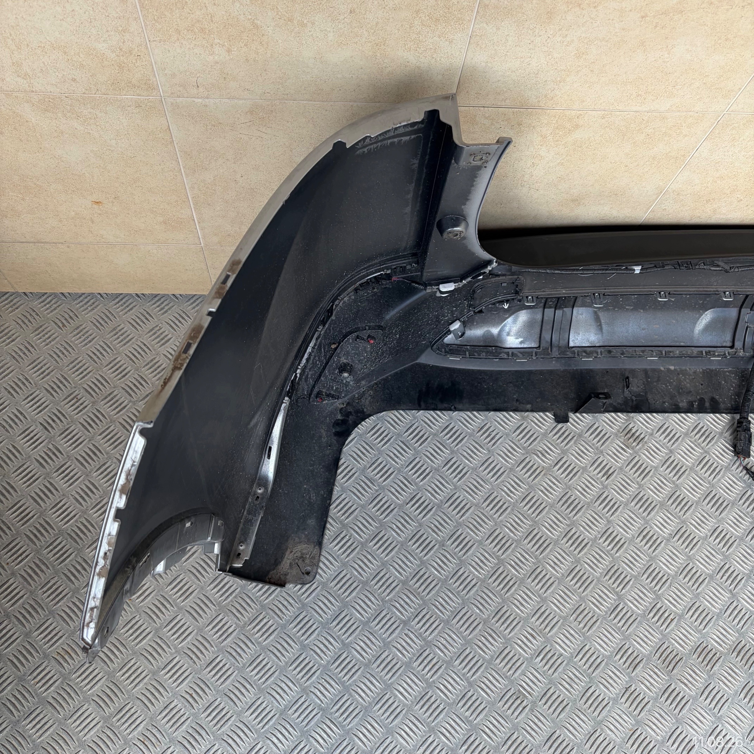 bumper rear complete TOYOTA COROLLA CROSS 2025 ROK 4 PDC