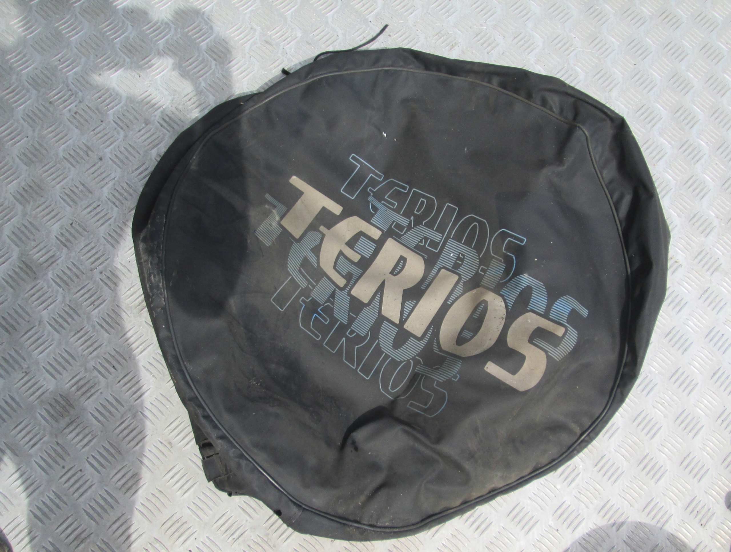 OSŁONA KOŁA ZAPASOWEGO TERIOS II 06-