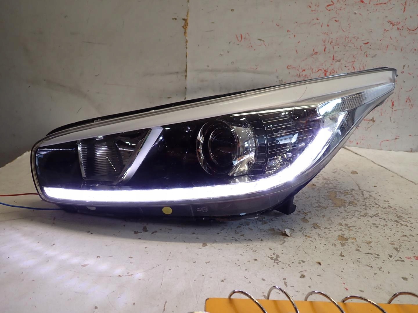 light front front left KIA CEED II 2012-2018 XENON 92101-A2260