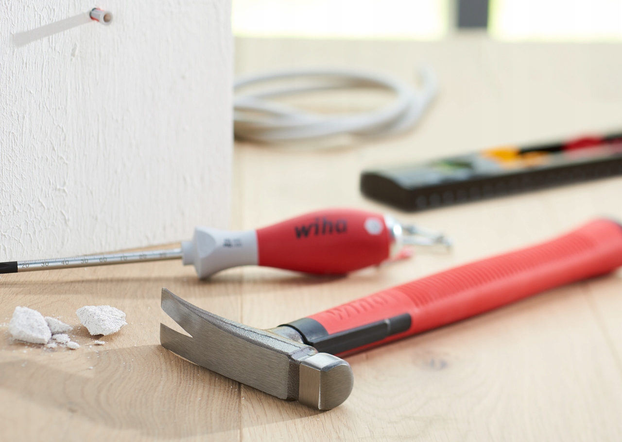 

Wiha Młotek Dla Elektryków Z Końcówką Młotka 300 G