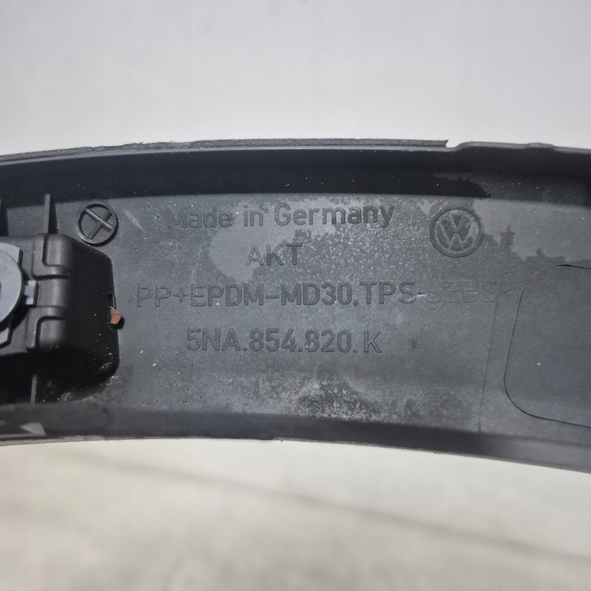 VW TIGUAN II 2 16-24 moulding cap right rear part