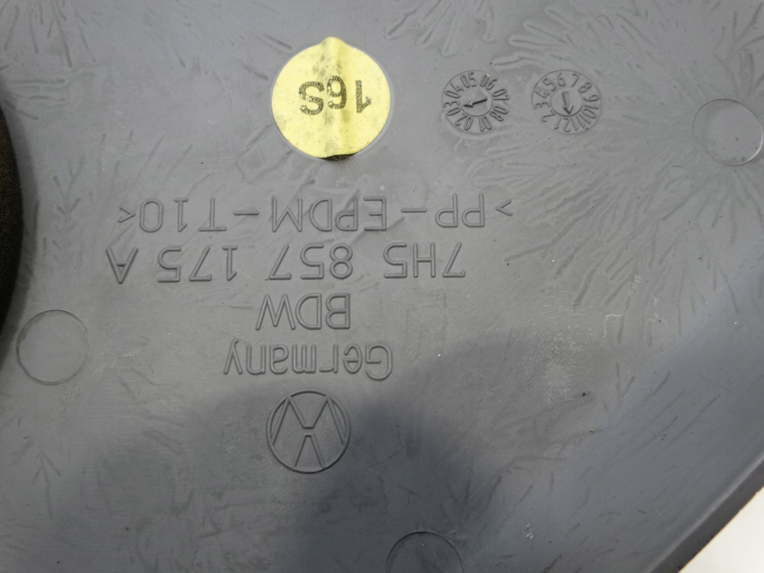 cover spoiler consoles left VOLKSWAGEN T5 MULTIVAN 7H5857175A