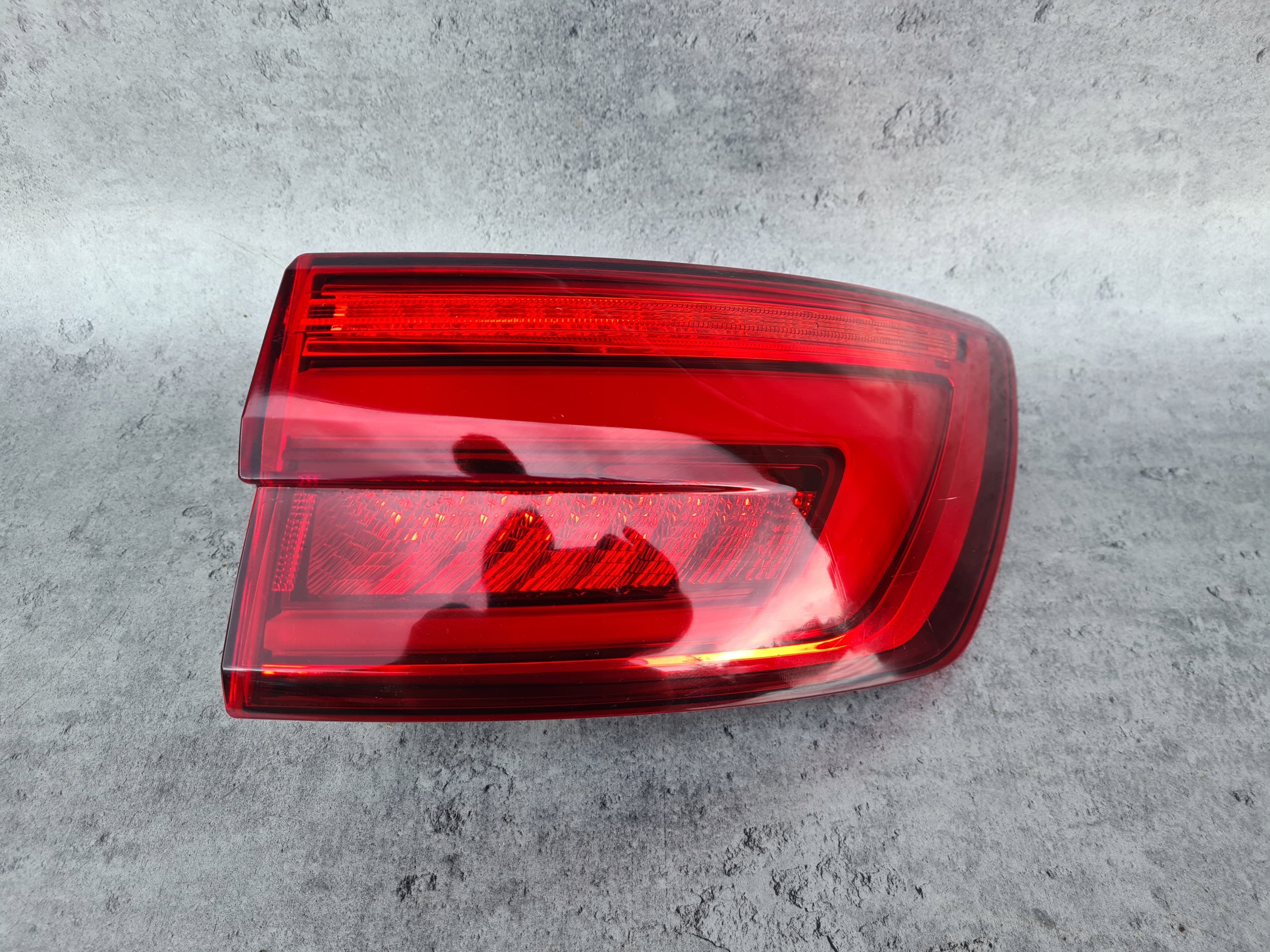 ФАРА ЗАД. ПРАВА AUDI A4b9