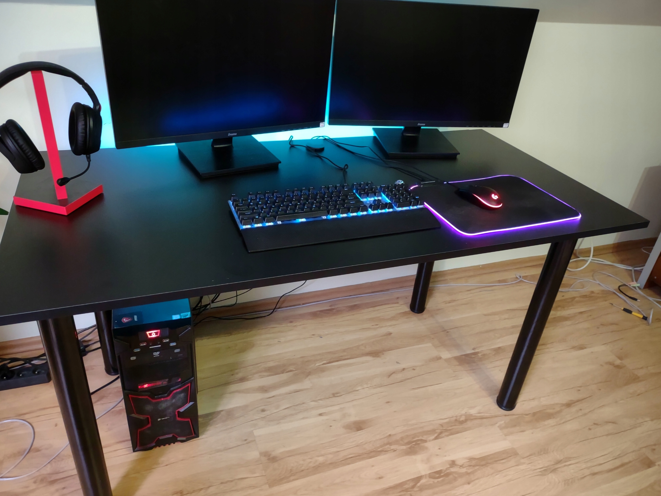 BIURKO GAMINGOWE KOMPUTEROWE RGB LED Marka inna