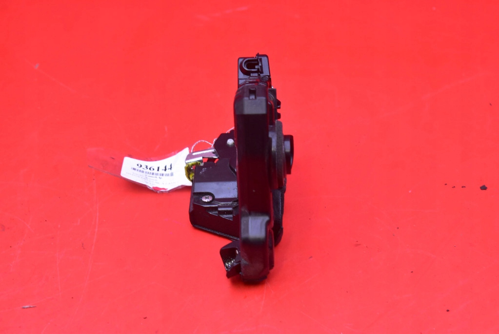lock door left front front EU TOYOTA AVENSIS T27 T29 15-20