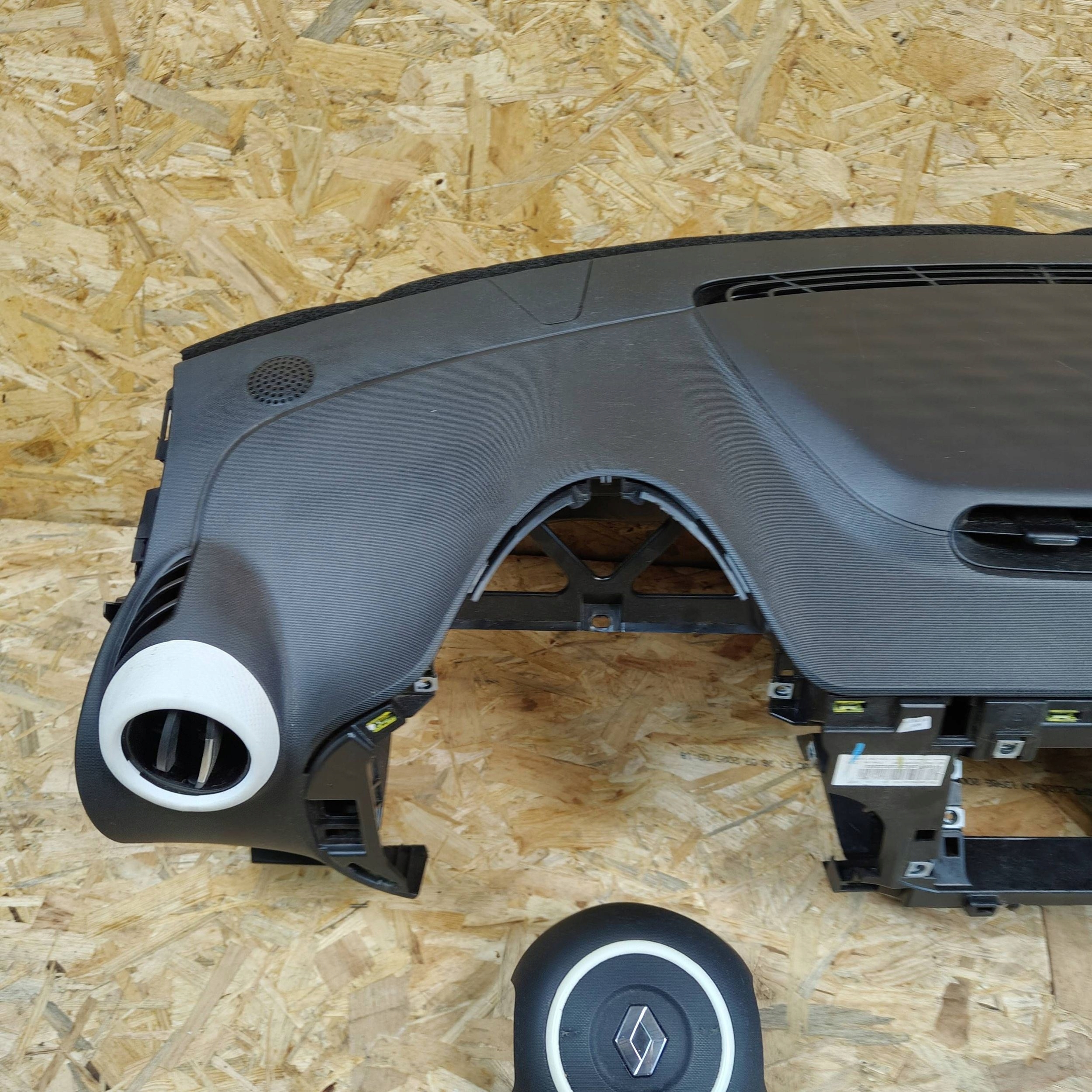 dashboard instrument panel Renault Twingo III