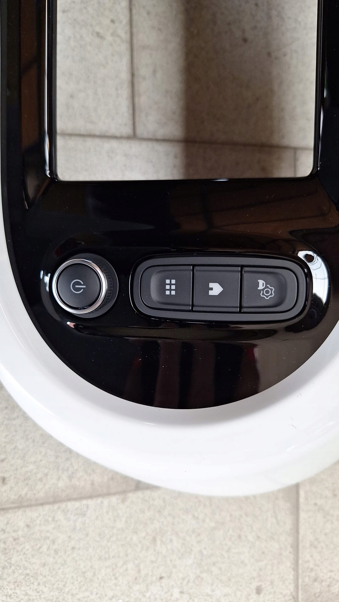 Obal DEKOR budíka PANEL RADIA RENAULT TWINGO III 682485011R