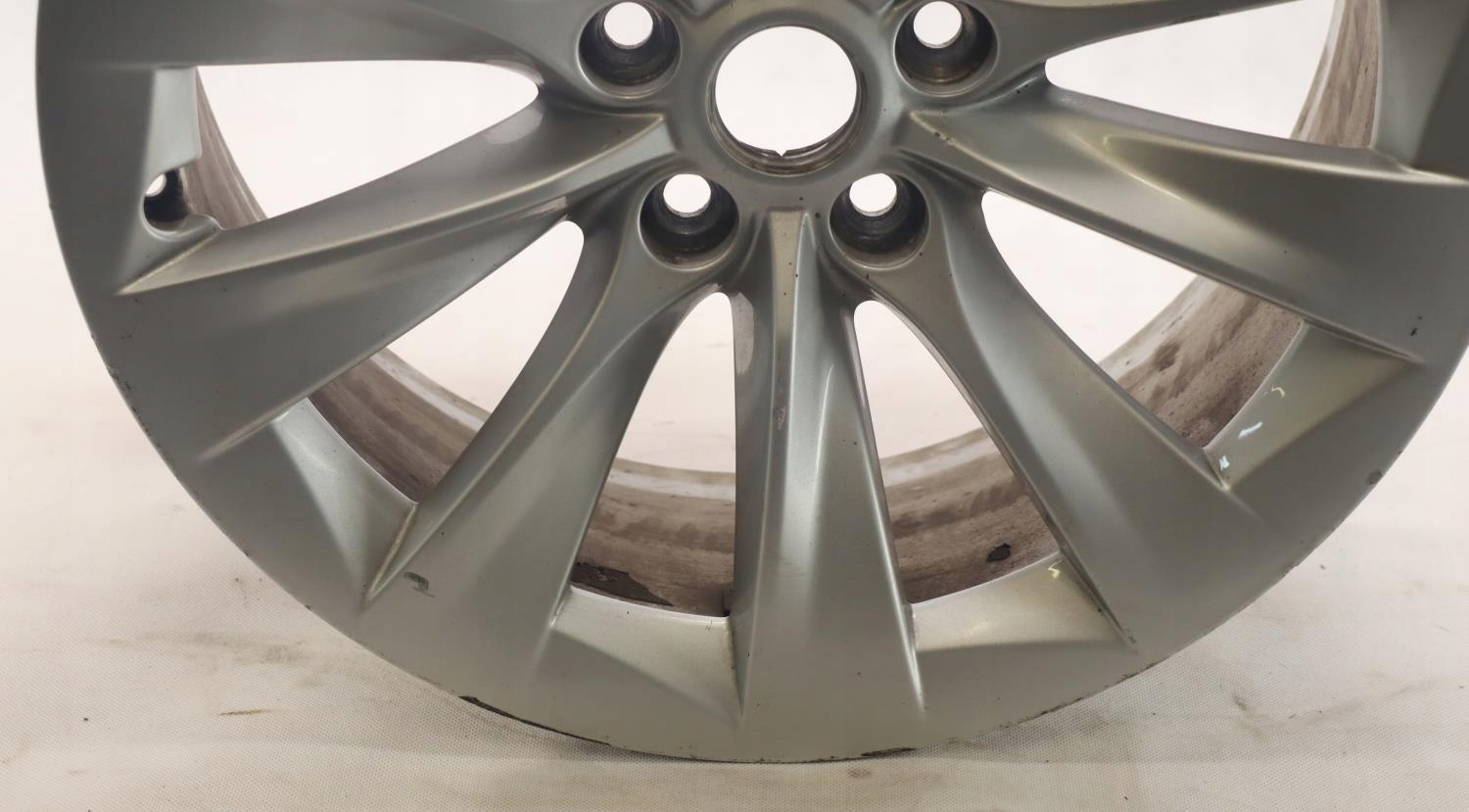 TESLA MODEL S FELGA 19X8J ET40 1059337-00-A Kod producenta 1059337-00-A