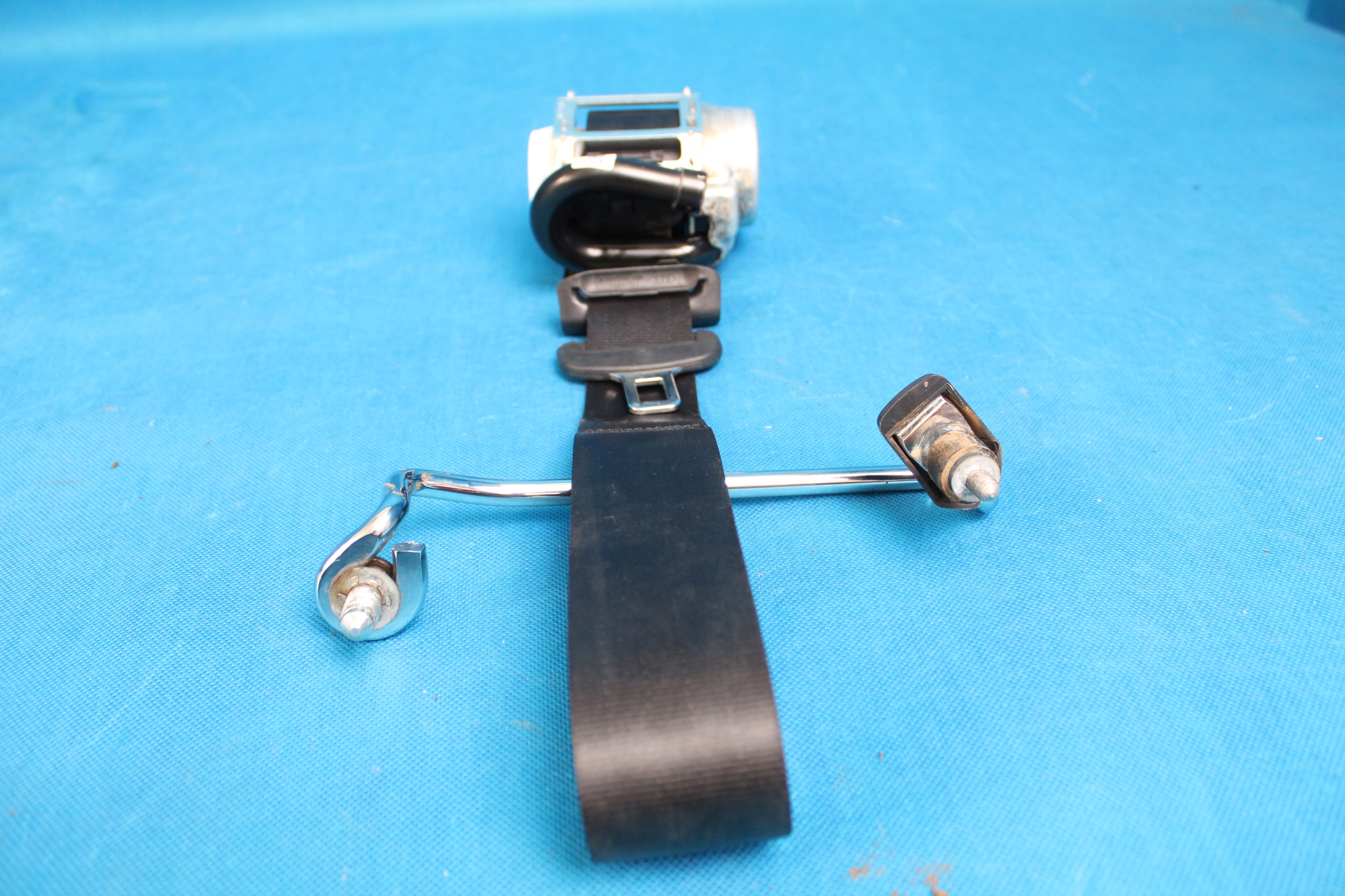 2GC857706B - VW T-ROC КАБРИОЛЕТ РЕМЕНЬ БЕЗОПАСНОСТИ ПЕРЕДНИЙ ПРАВЫЙ 21R