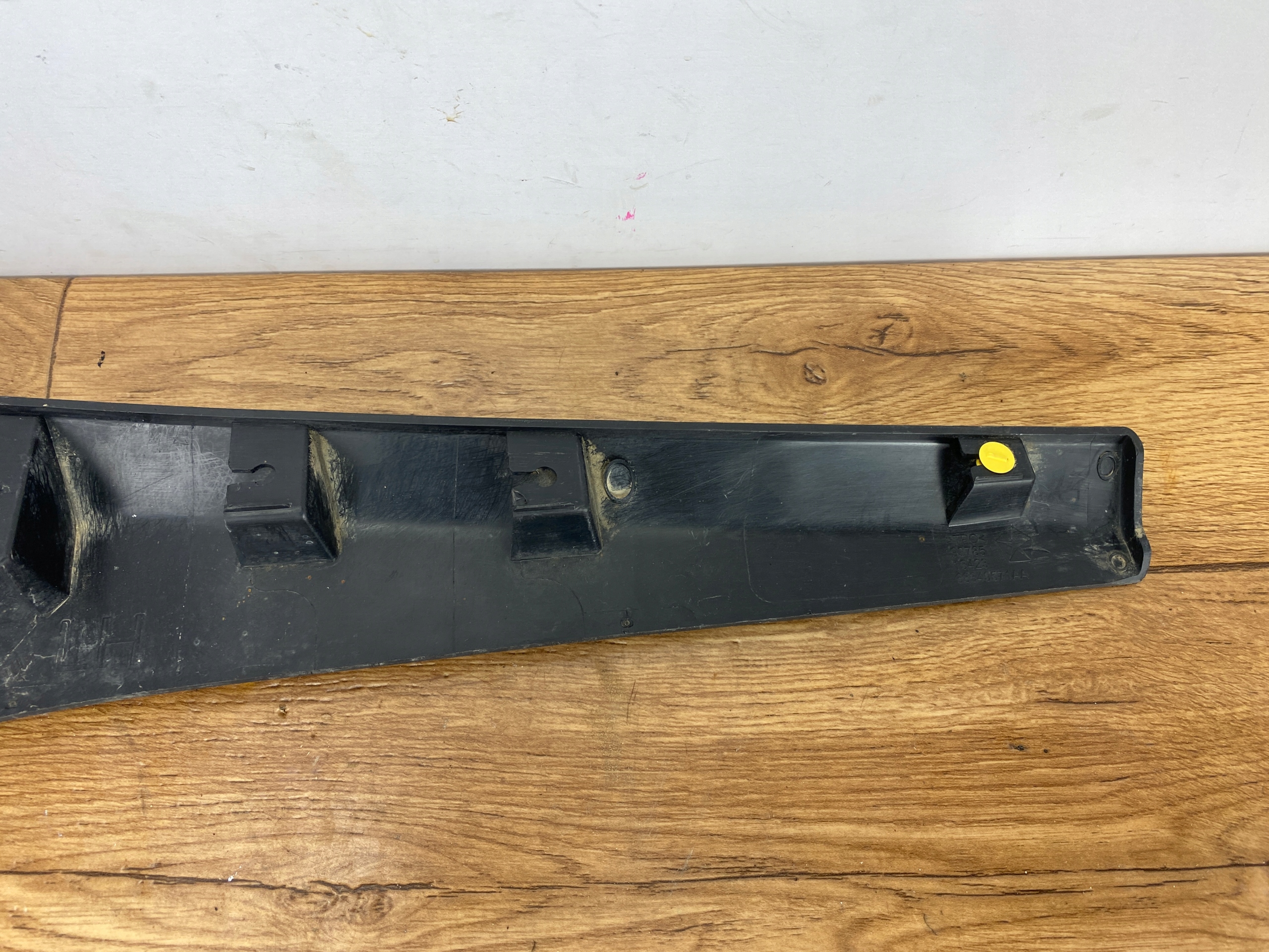 mudguard mudguard flap cover left front 5.7 Ram 1500 2019+