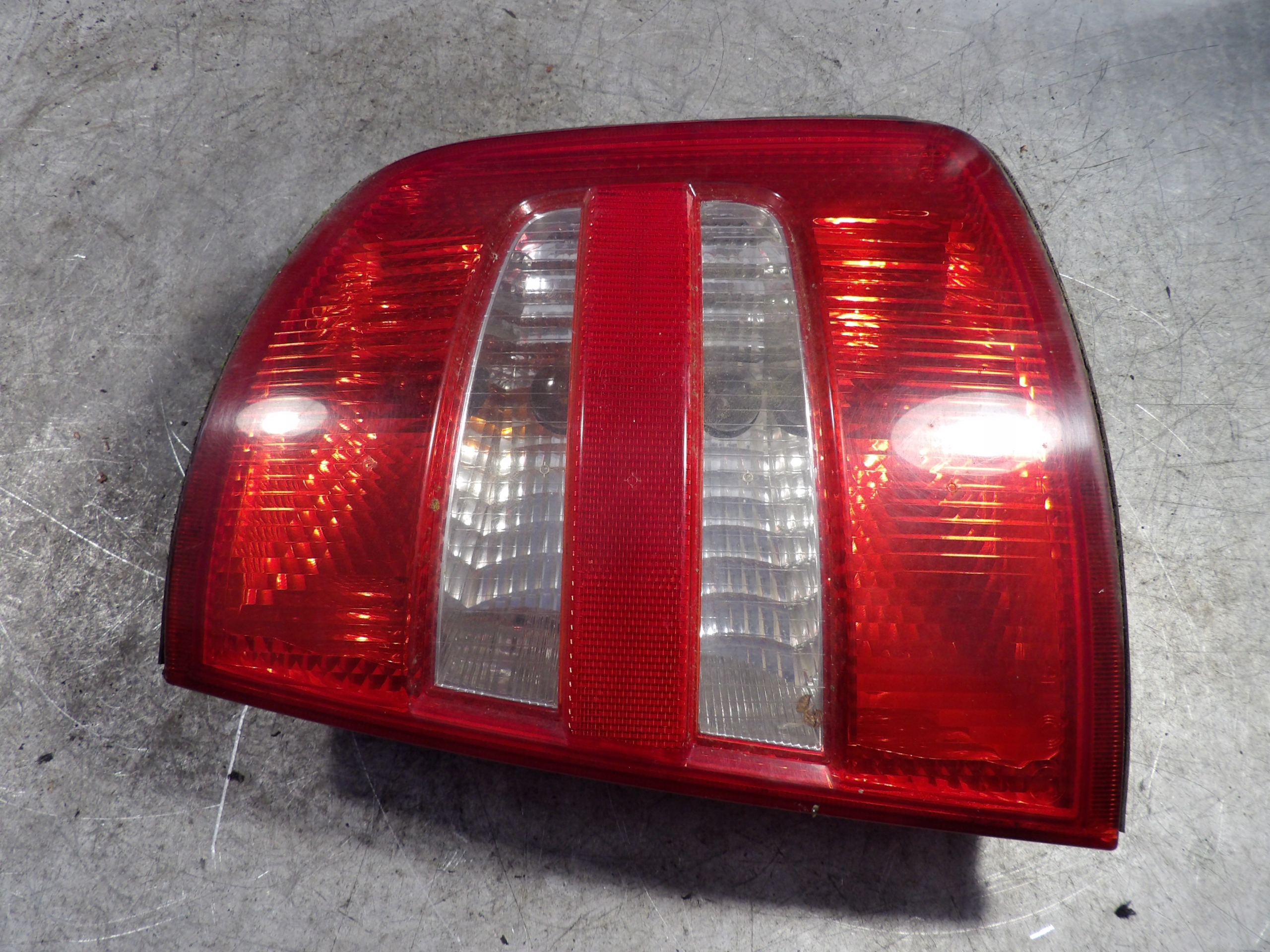 Skoda Fabia and light rear right