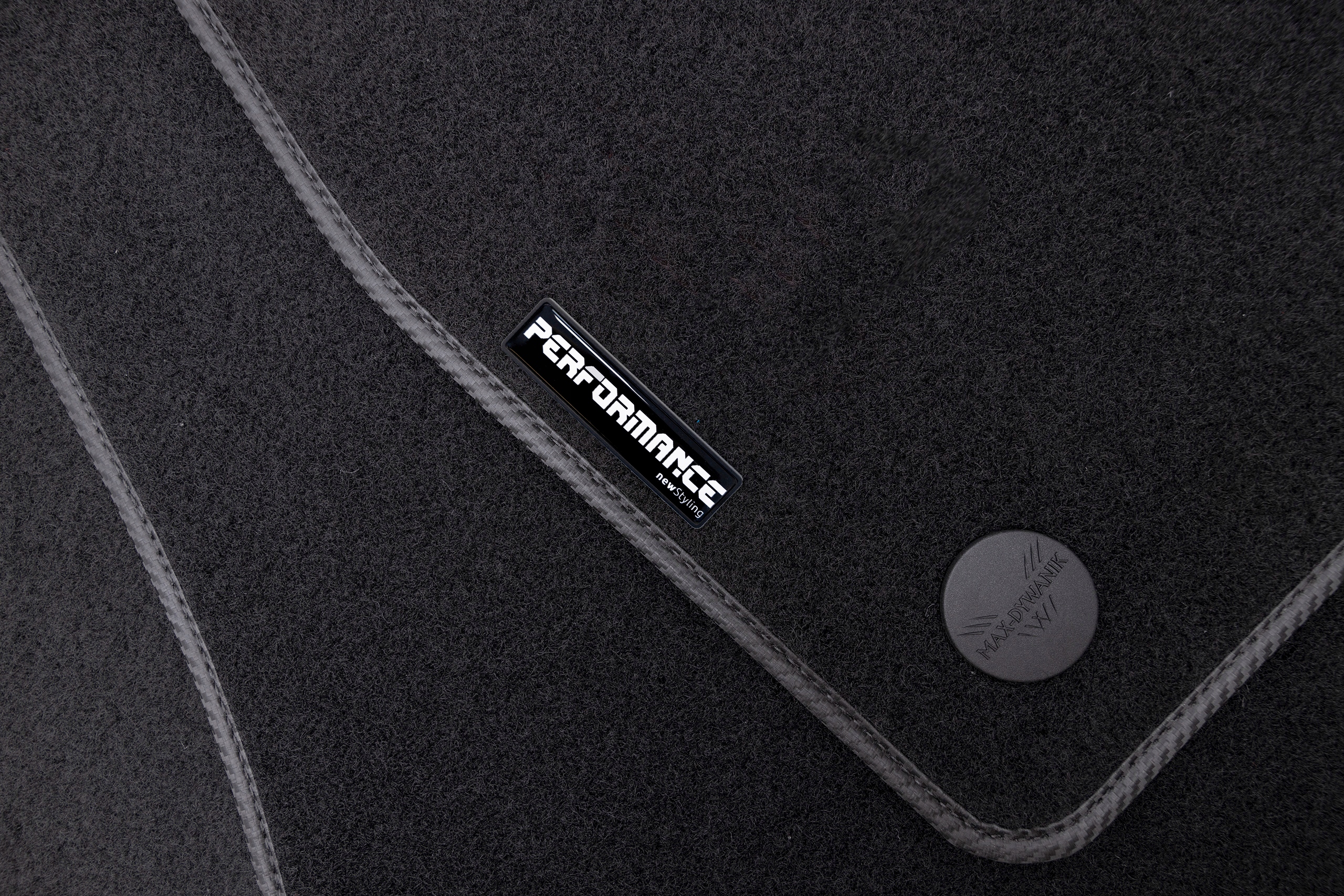 Dywaniki samochodowe z logo PERFORMANCE dopasowane Zestaw wieloelementowy tak