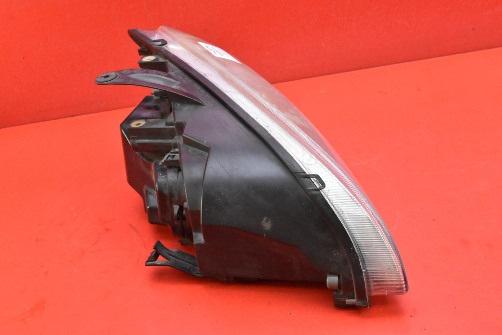 REFLEKTOR left light front EU FORD FOCUS MK2 04-08