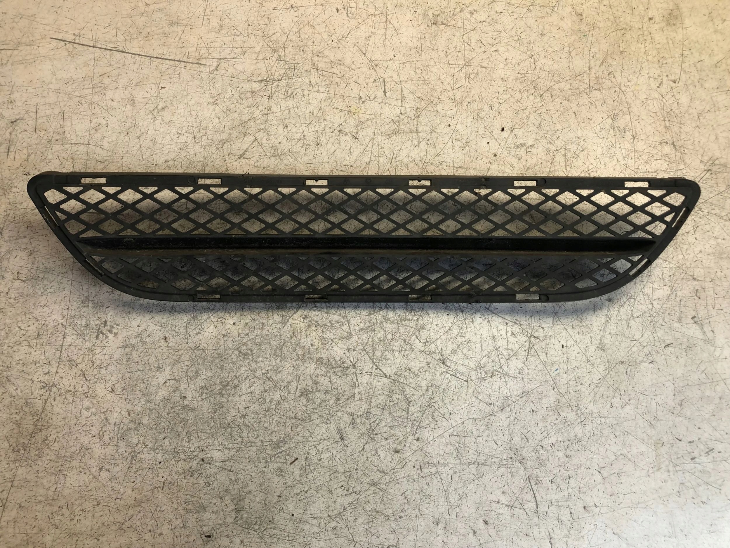 mřížka nárazníku střední předek BMW E90 E91 7154556