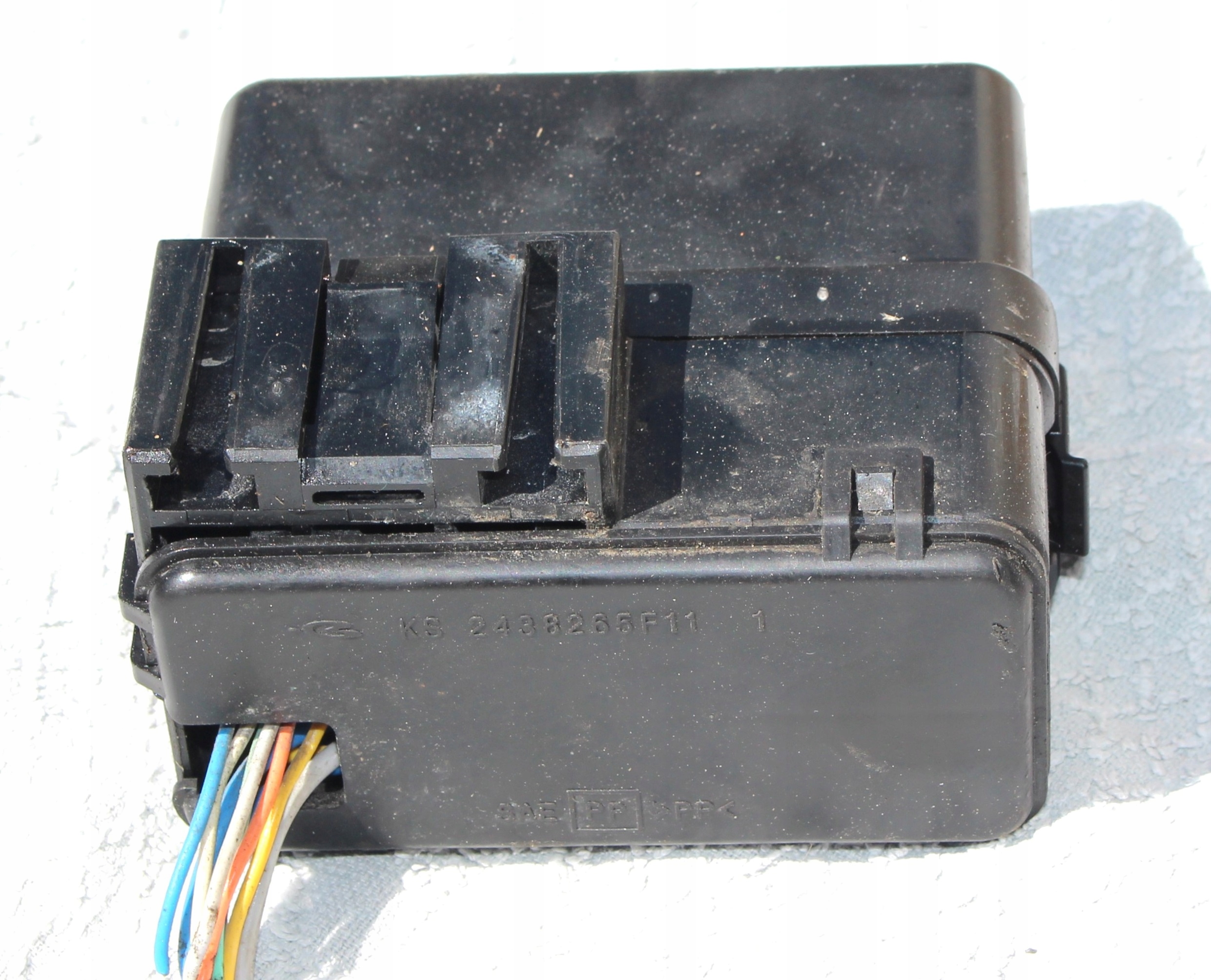 SKRZYNKA BEZPIECZNIKÓW, 2438265F11, NISSAN LEAF