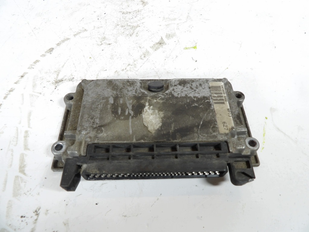 PEUGEOT 206 1.4B unité de commande électronique uce moteur 0261206213