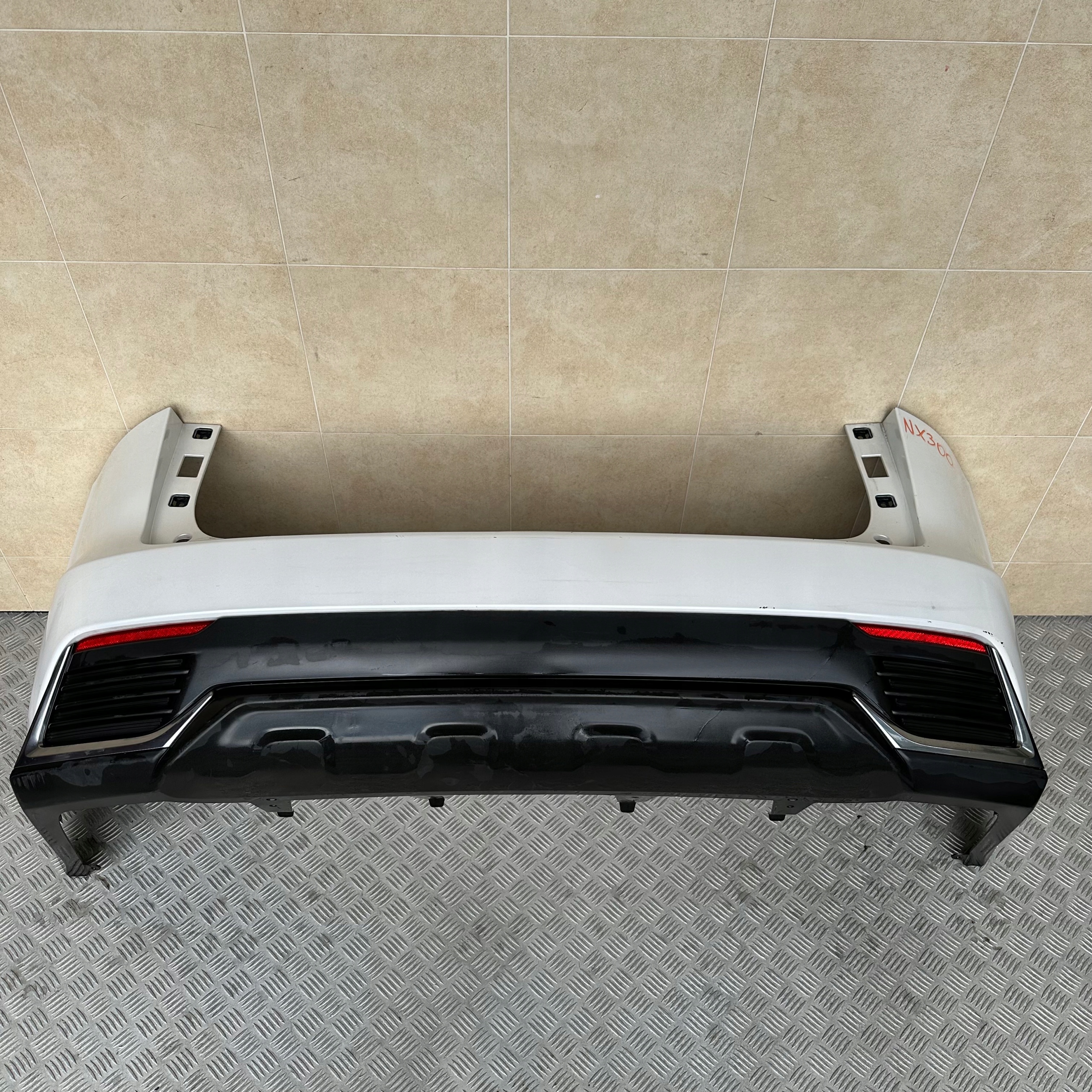 bumper rear complete LEXUS NX 300H
