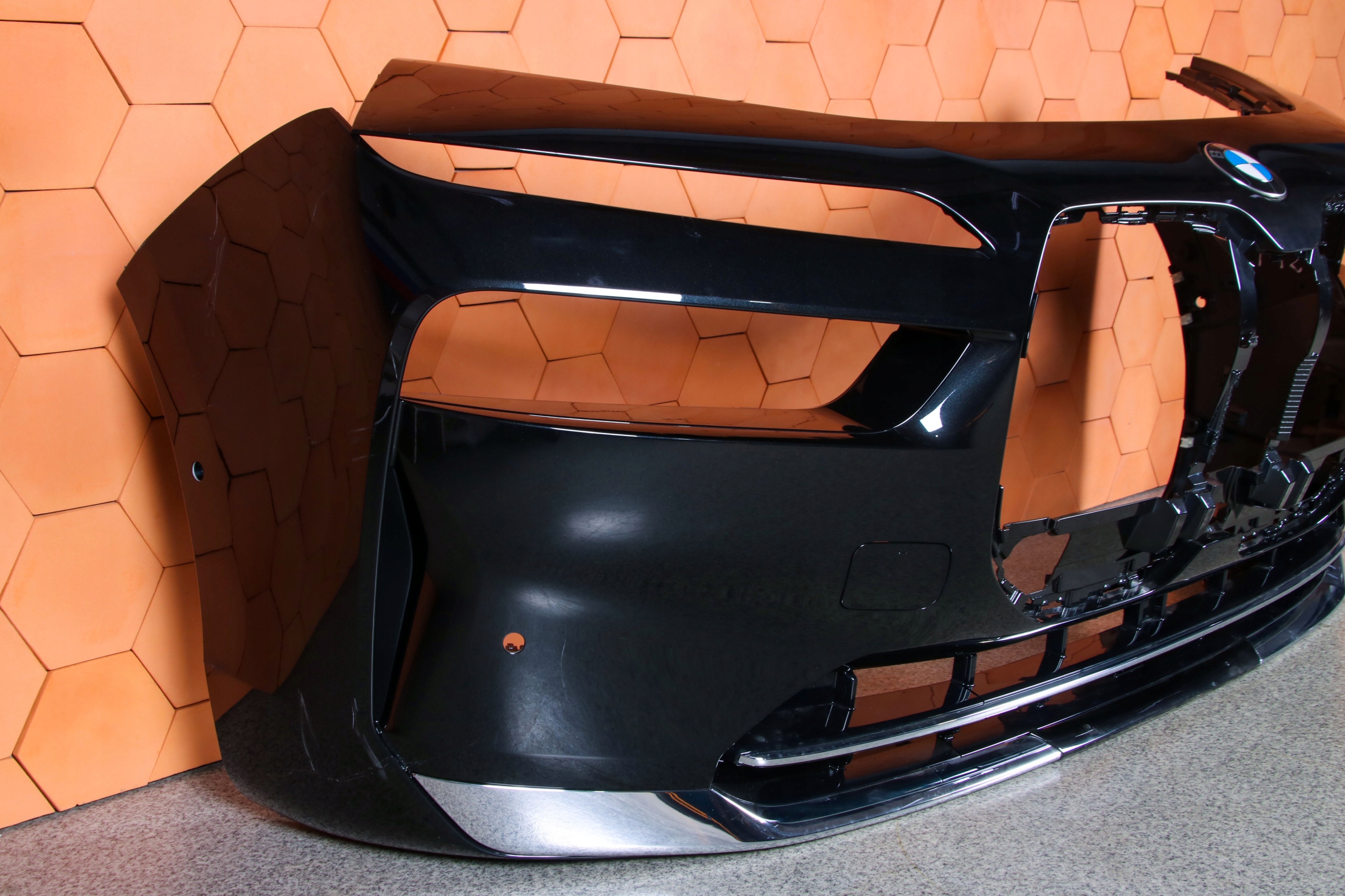 BMW 7 G70 i7 bumper front front colour 475