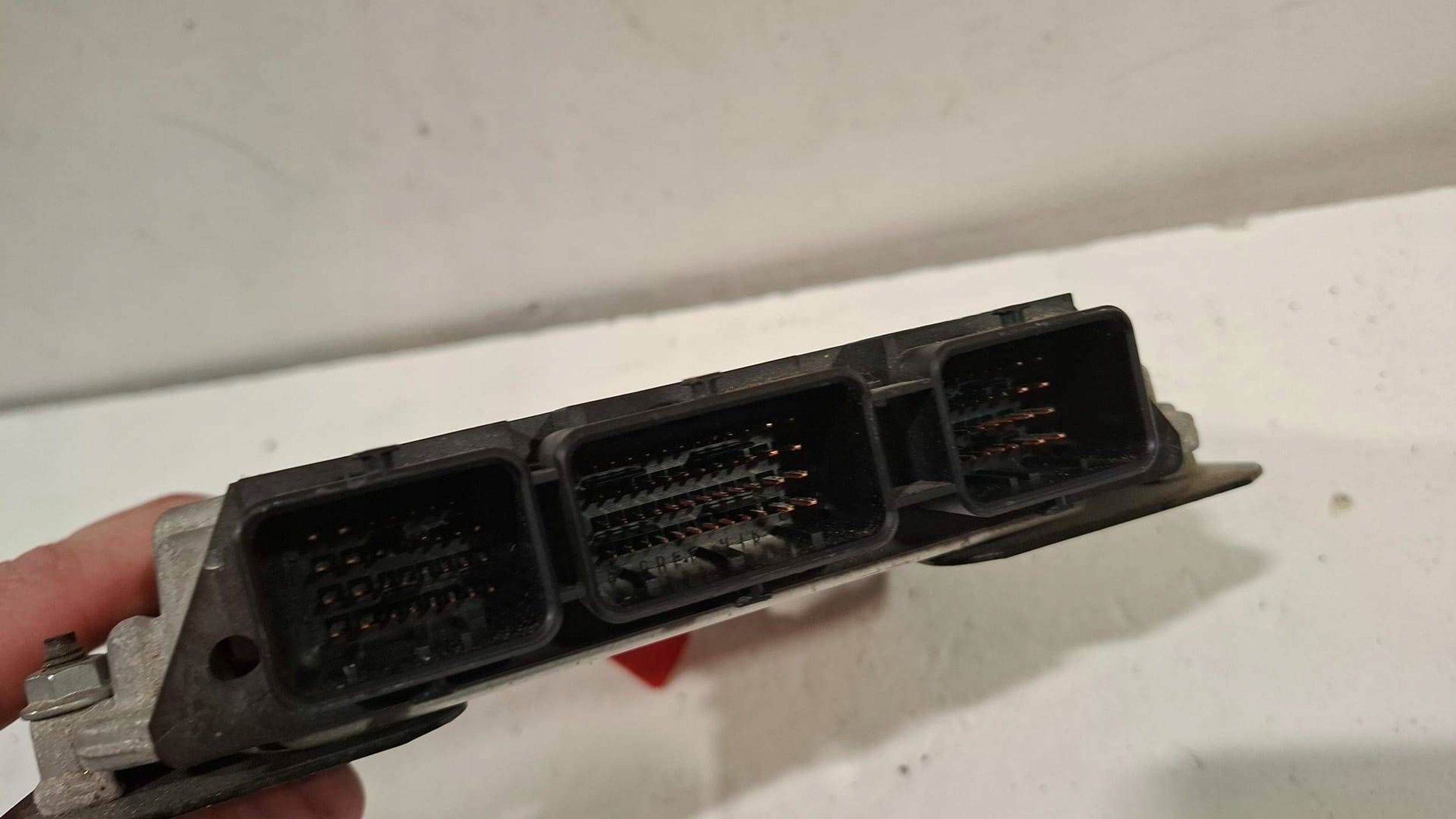 control unit of the engine computer 0281011863 Citroen Peugeot 1.6 HDI