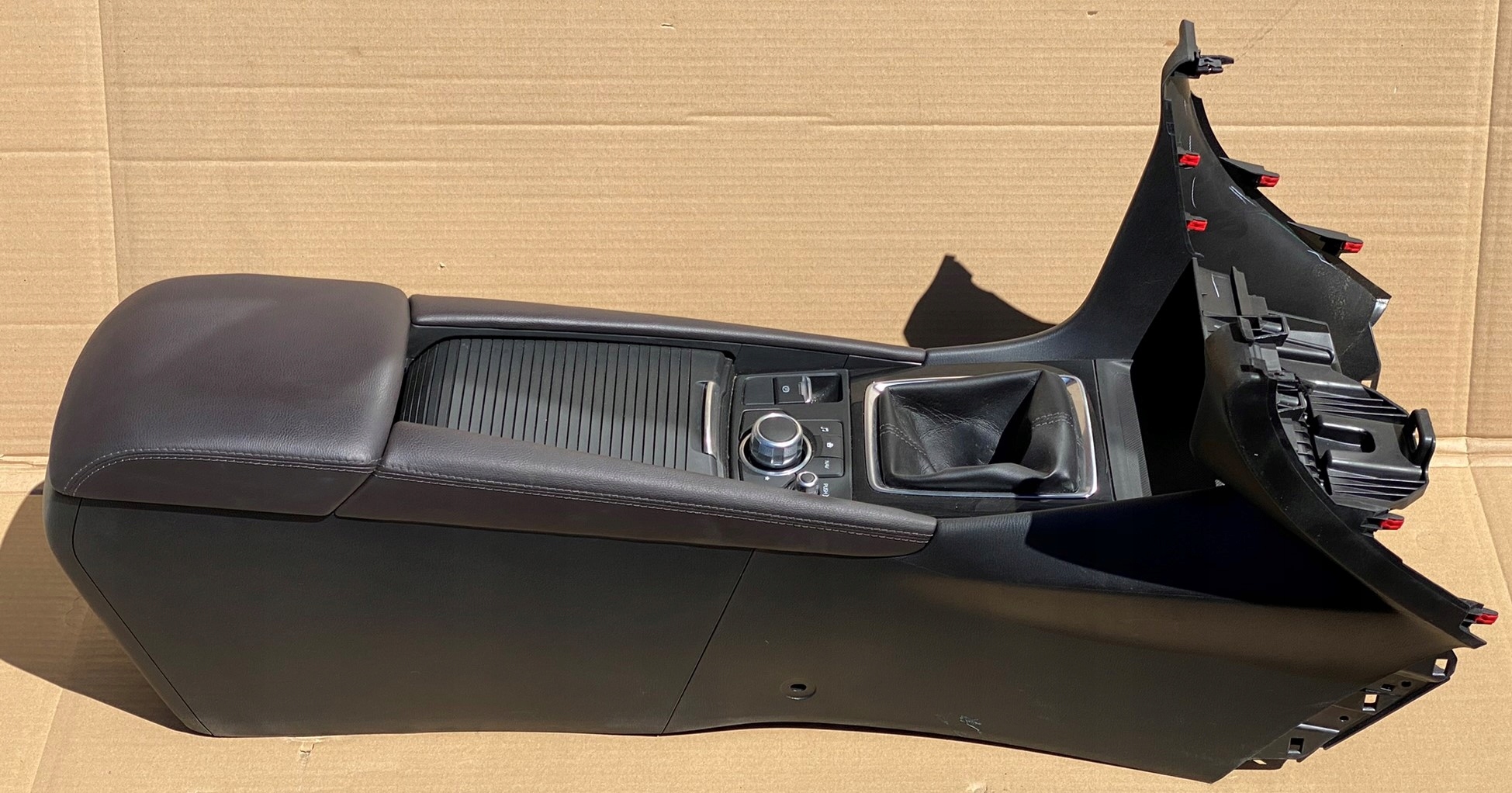 Mazda 3 BM lift tunel podłokietnik