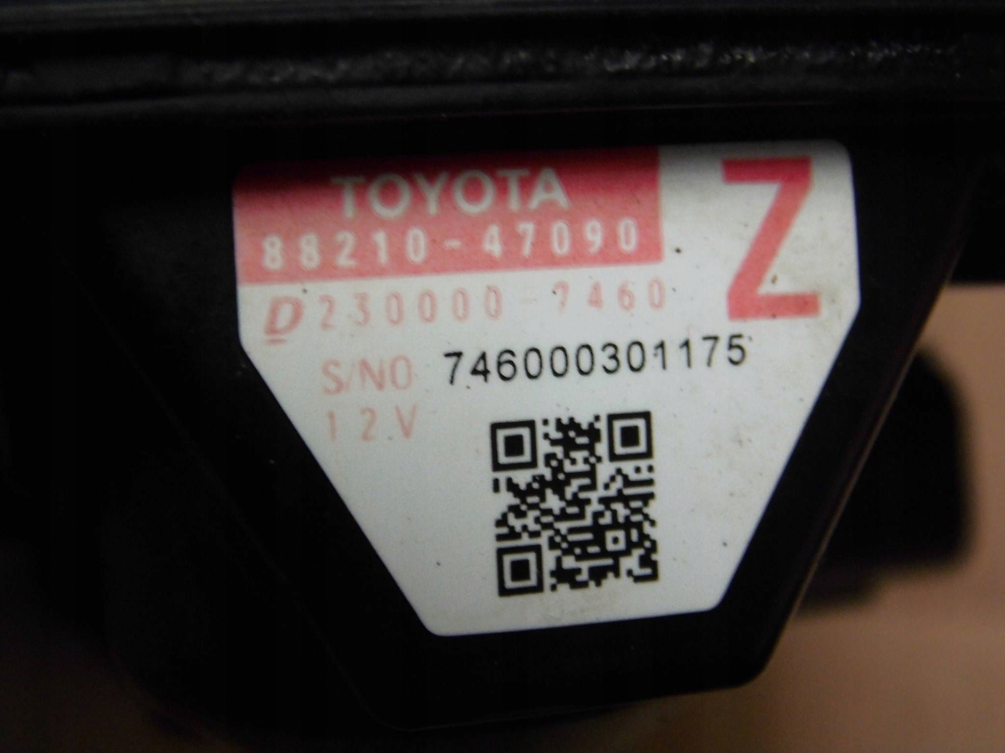Toyota RAV4 IV distronic radar sensor odleglosci 8821047090