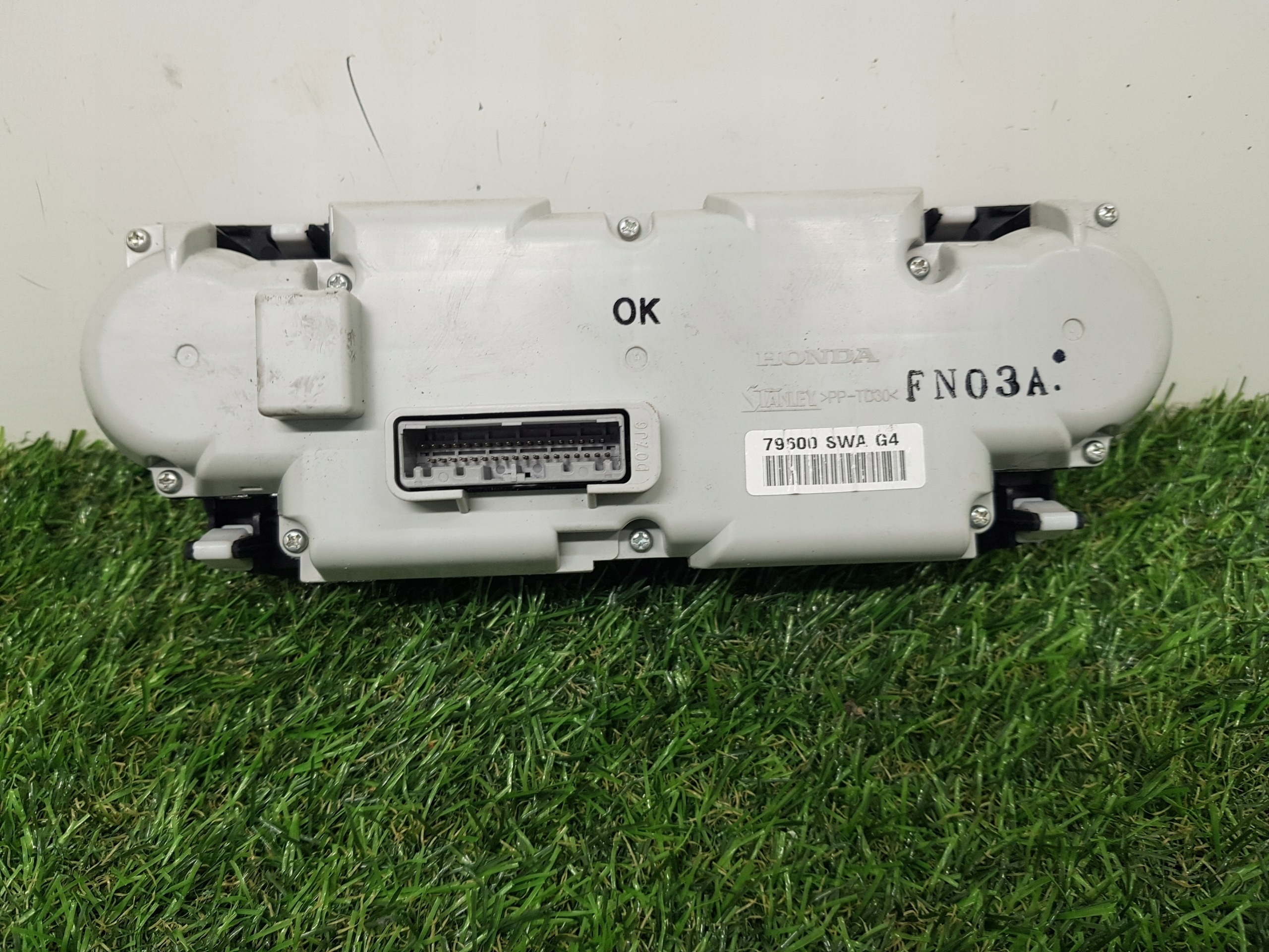 control panel air conditioning devices HONDA CR-V III 79600SWAG4