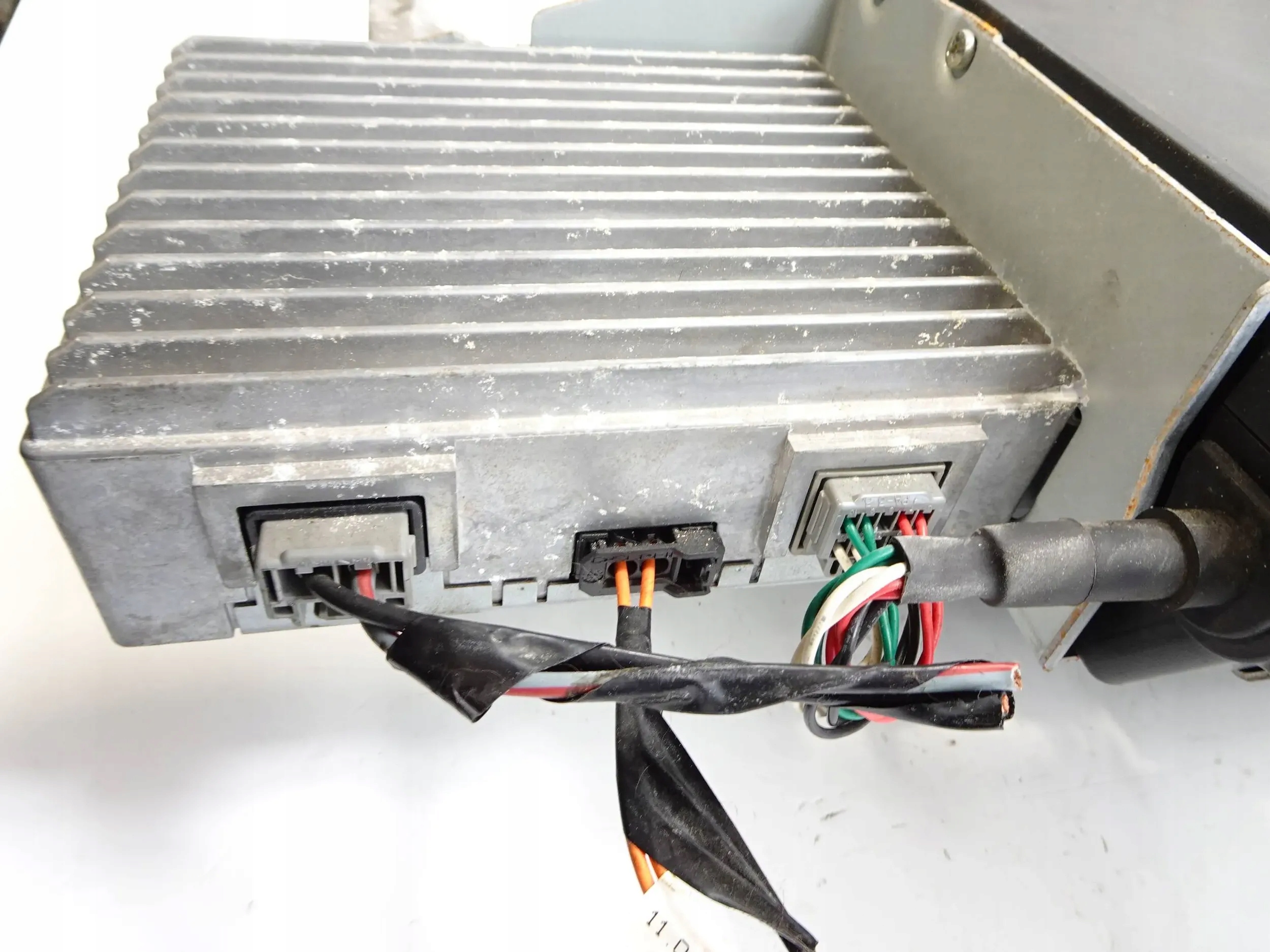 Subwoofer wzmacniacz Volvo V70 III S80 II Producent części Volvo OE