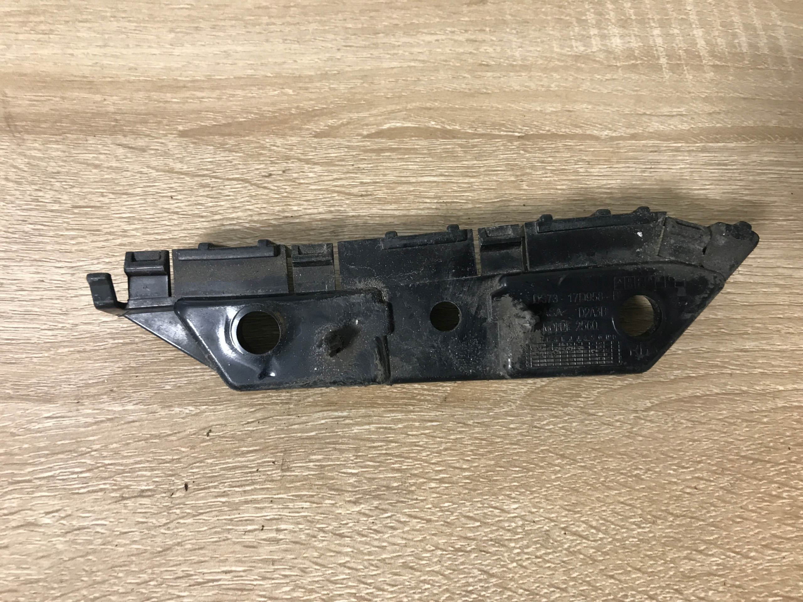 bumper bracket right front FORD MONDEO MK5