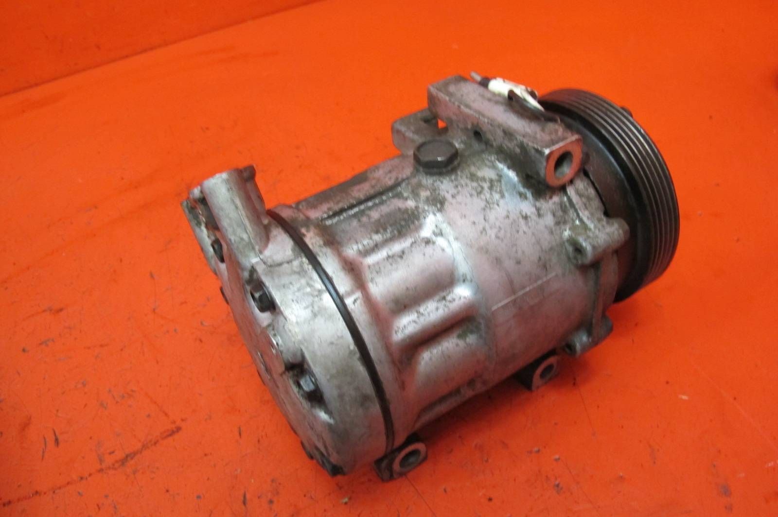 RENAULT TWINGO and 1 1.2 B CLIO 2 II compressor compressor; 7700106069