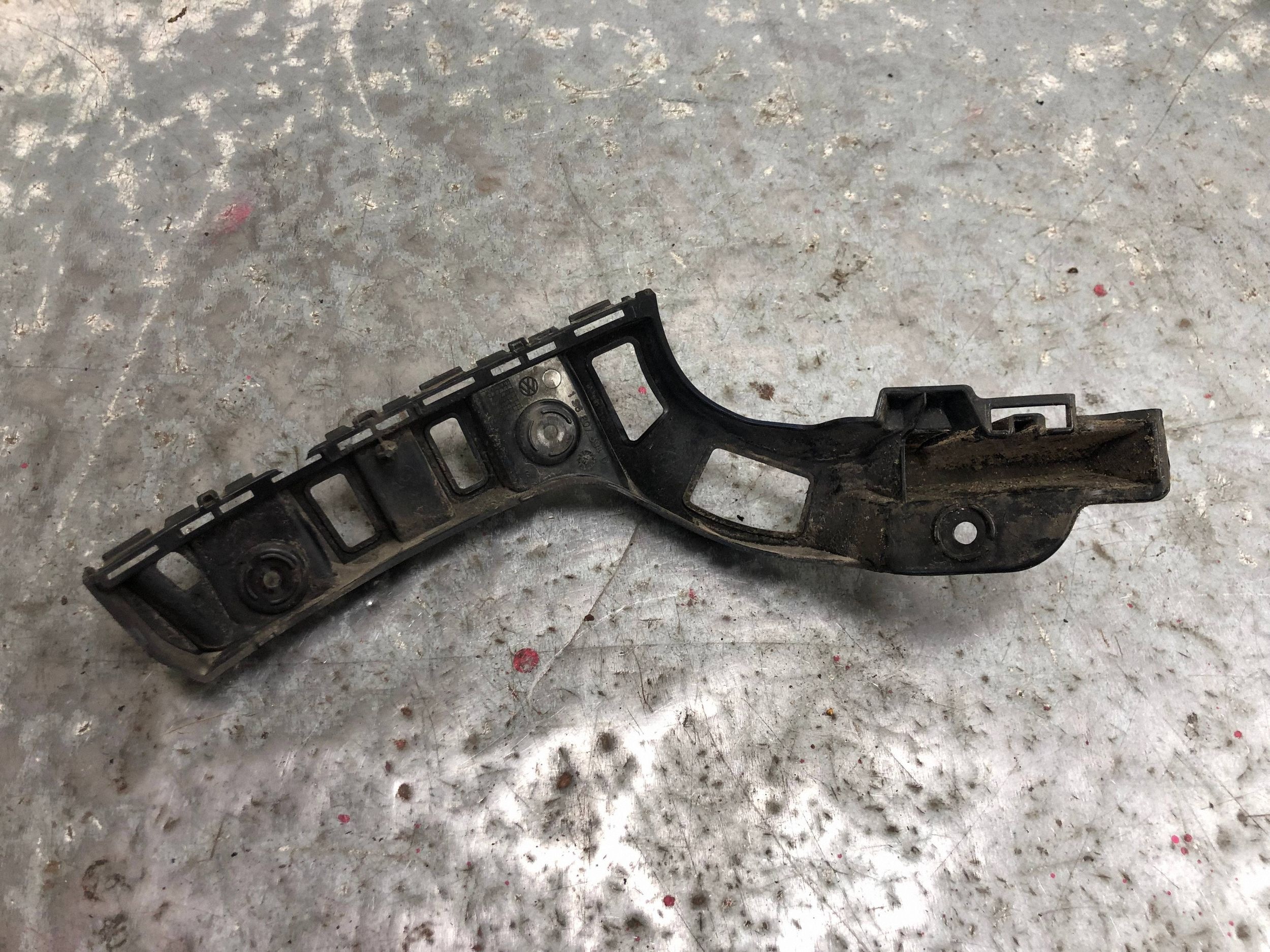 bumper bracket right rear part SEAT MII 1S6807394D