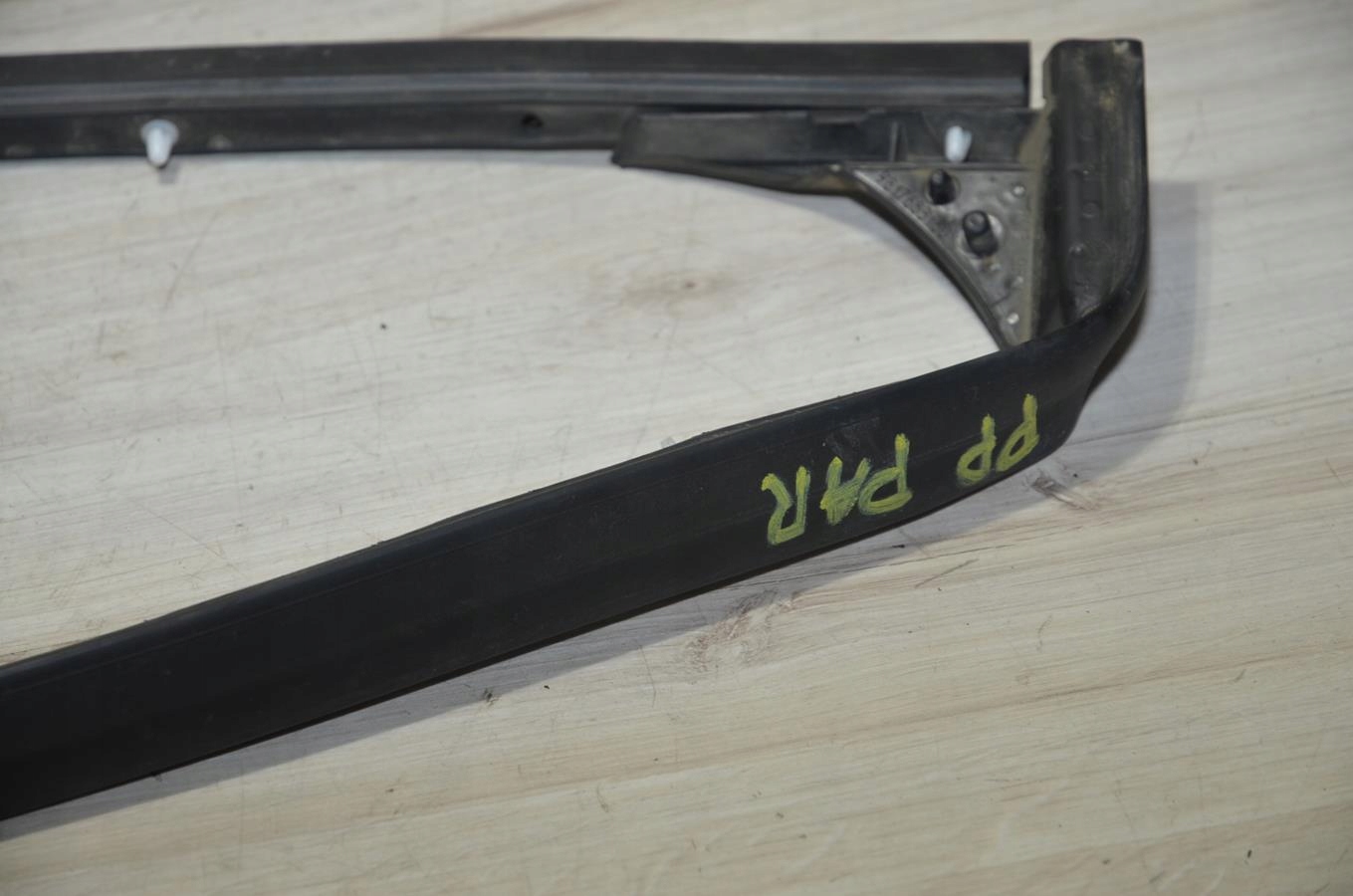 gasket door right front Partner IV Rifter 19r