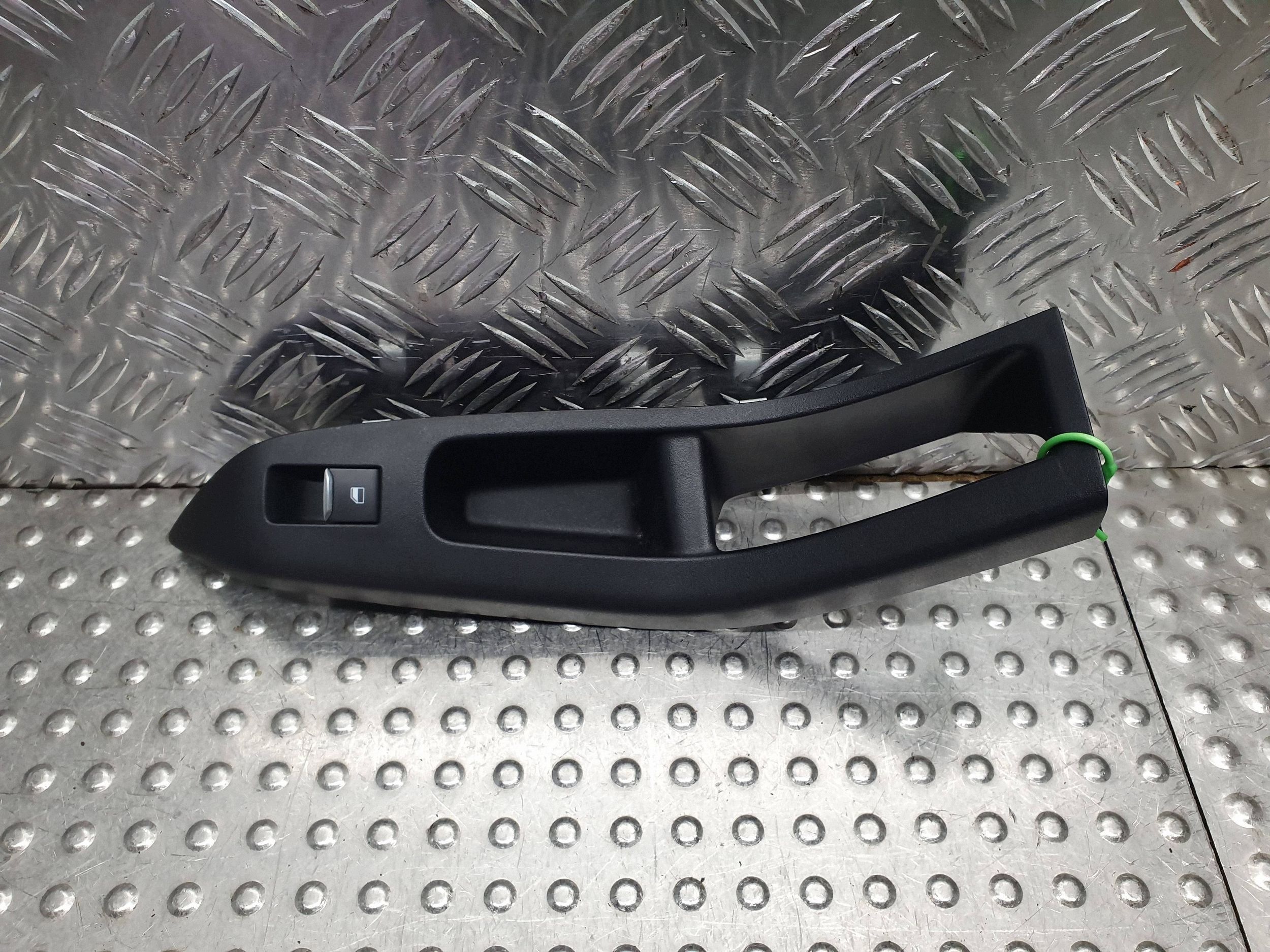 PANEL window control switch right front H1BT-14529-AB FORD PUMA MK2