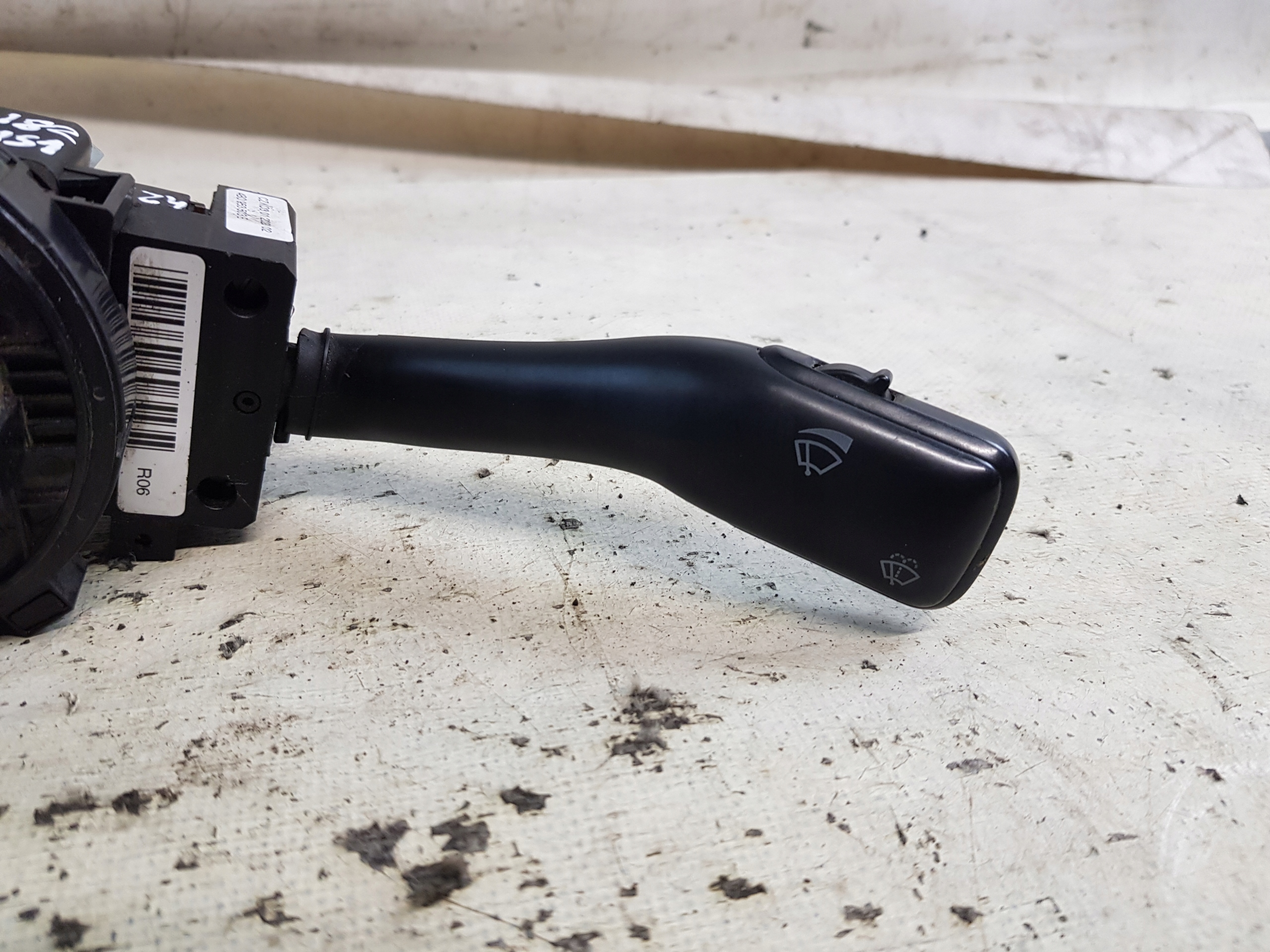 steering wheel levers and controls ring SKODA FABIA and FL 8L0953513G