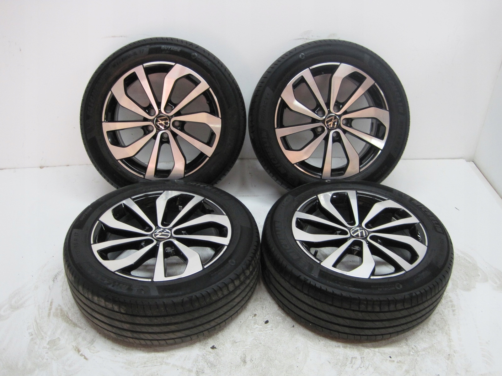 wheels discs tyres VW T-ROC 2GA 22r R17
