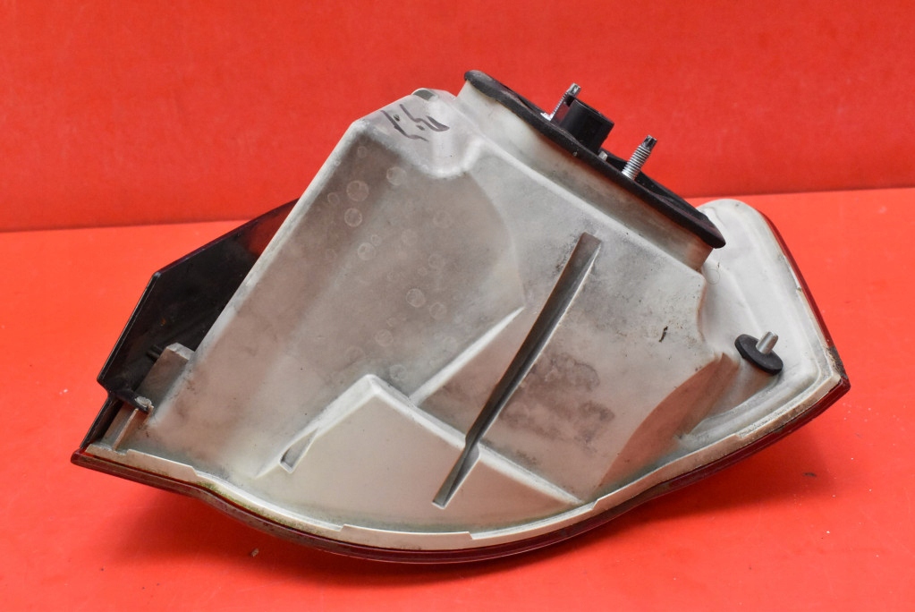 фонарь левый 1K5945095G vw JETTA 5 V седан 05-11