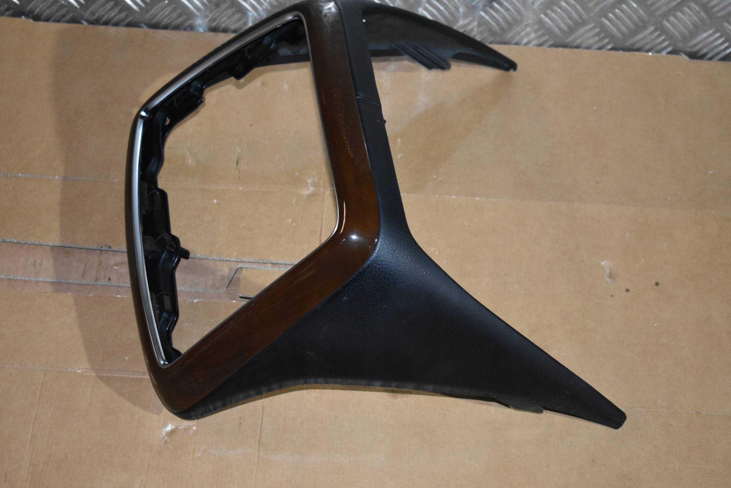 IDEALNA frame consoles MERCEDES W463 1