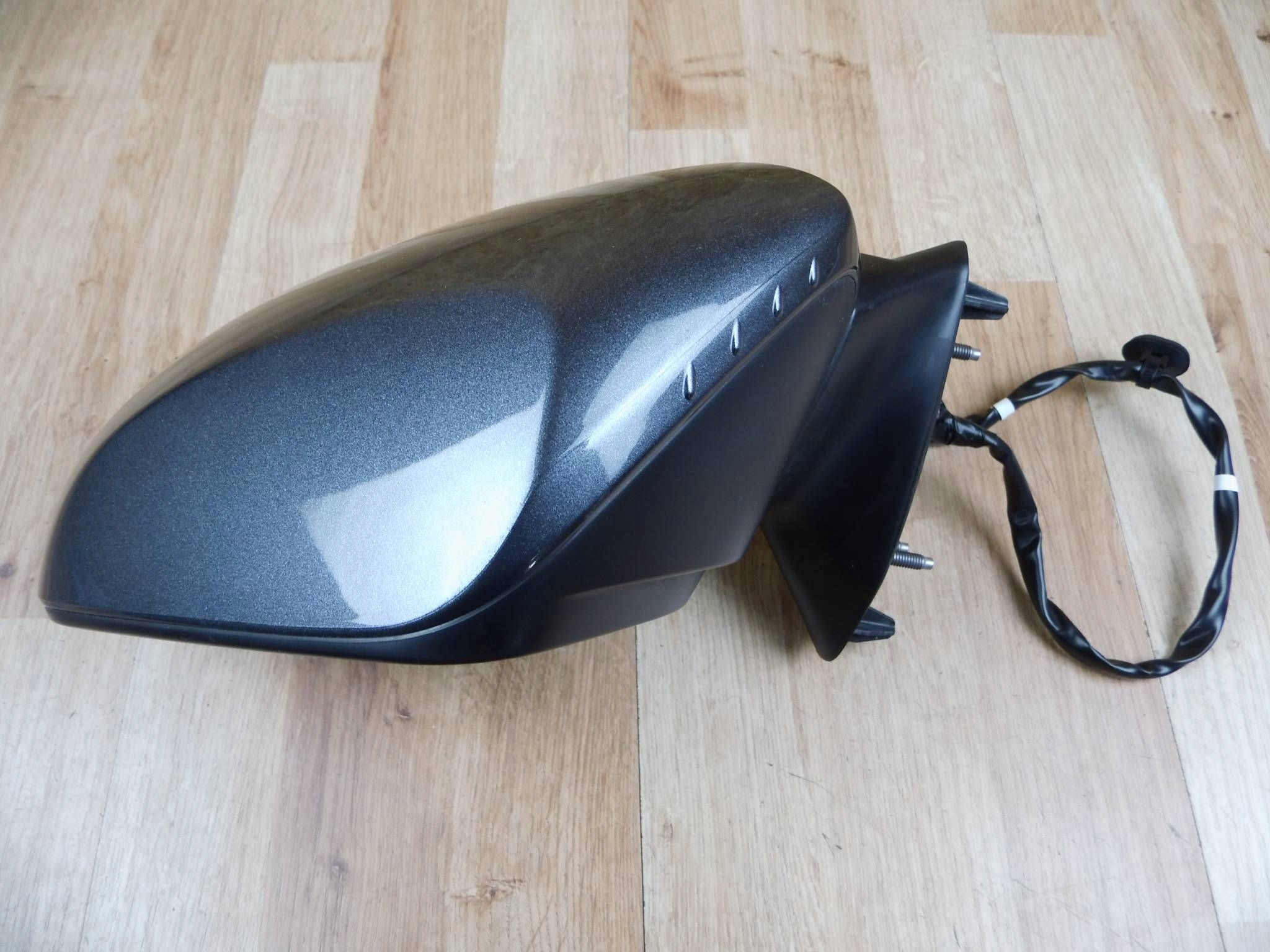 Toyota Yaris Cross 2020-2025 mirror left 9-pin