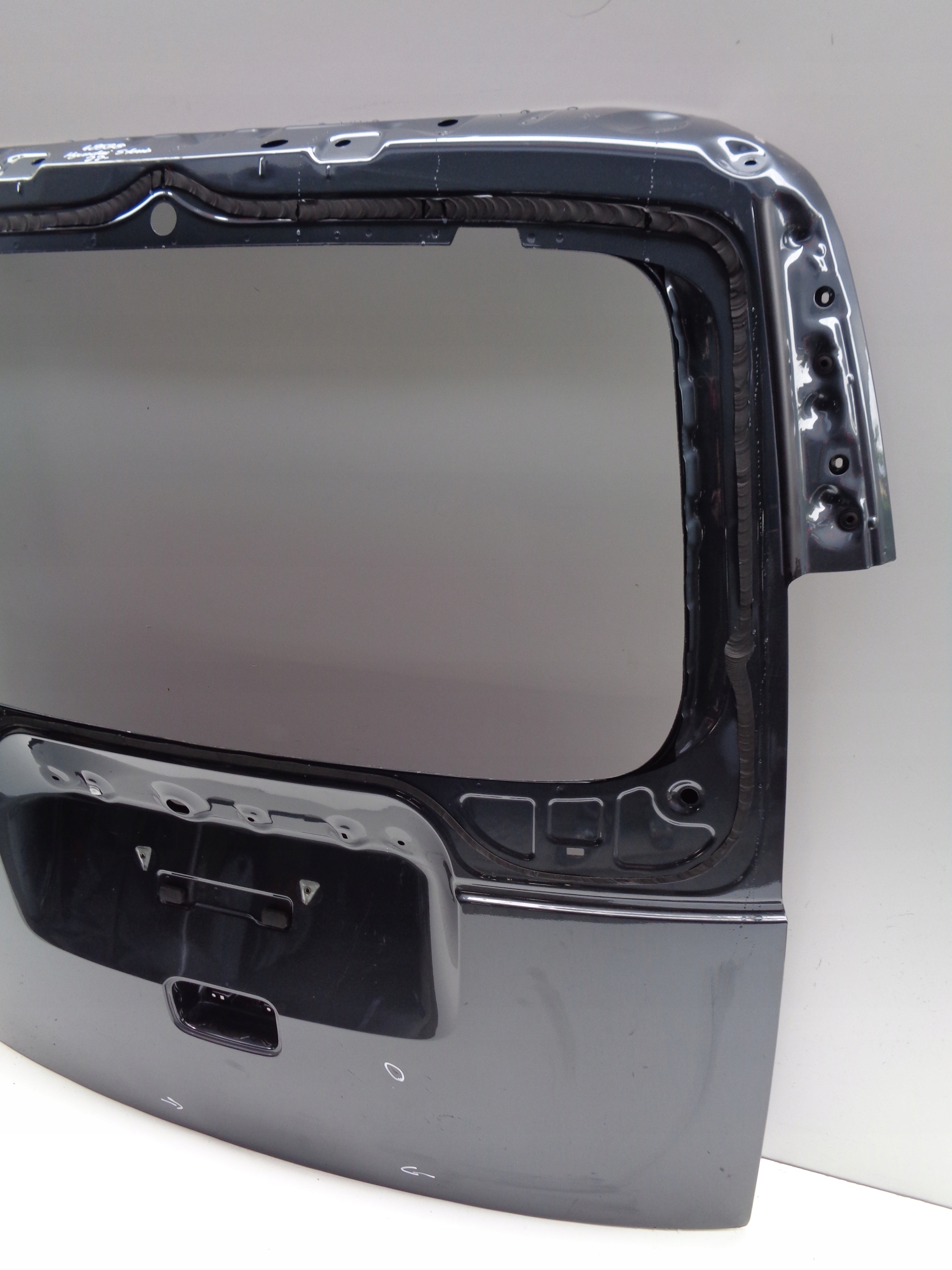 boot doors HYUNDAI STARIA 21- NR 48538