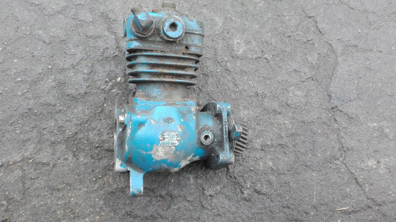 ВОЗДУШНЫЙ КОМПРЕССОР MAN 400 ЗЛ НЕТТО