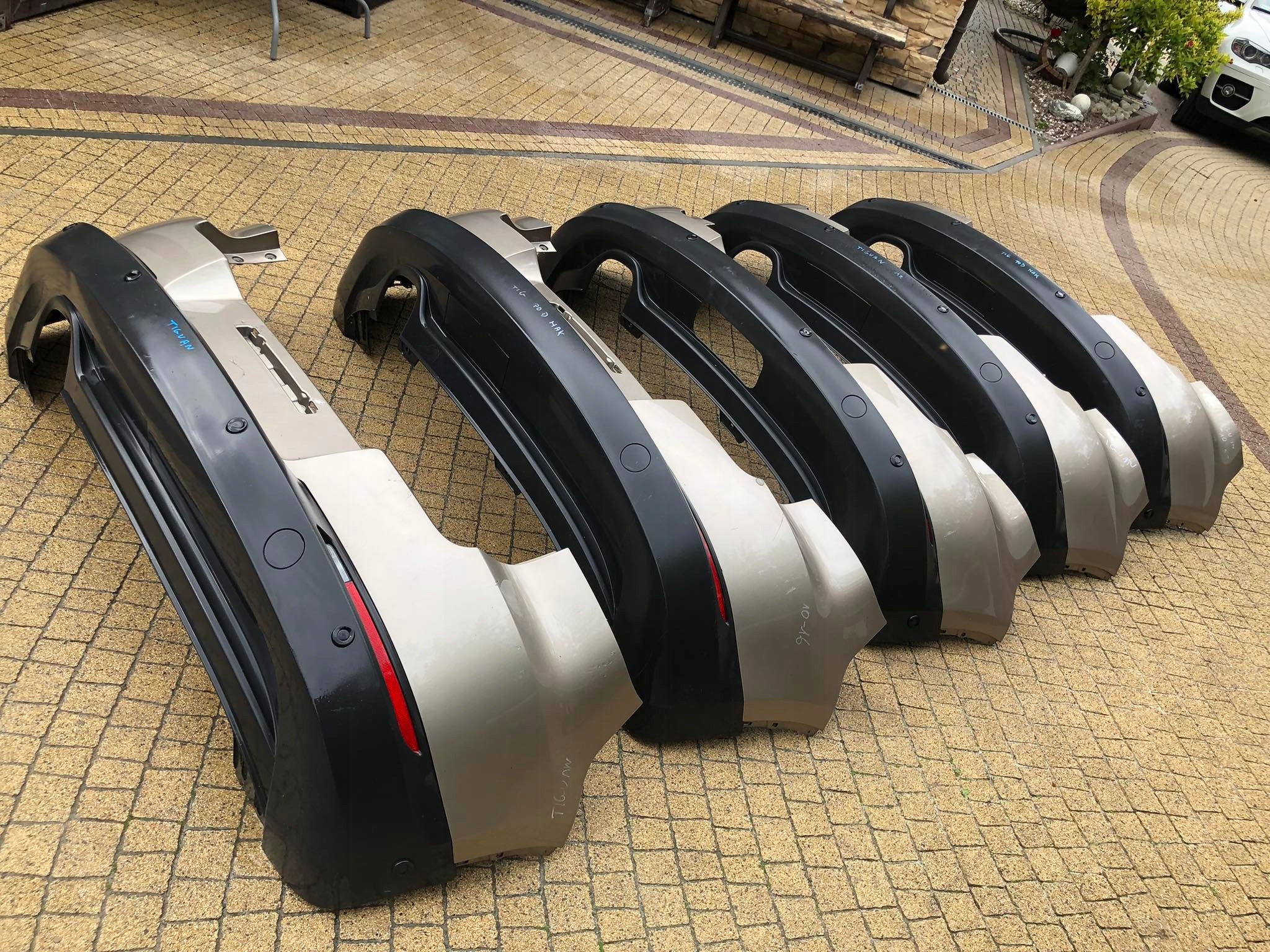 VW TIGUAN I___ БАМПЕР ЗАДНІЙ ЗАД.n0