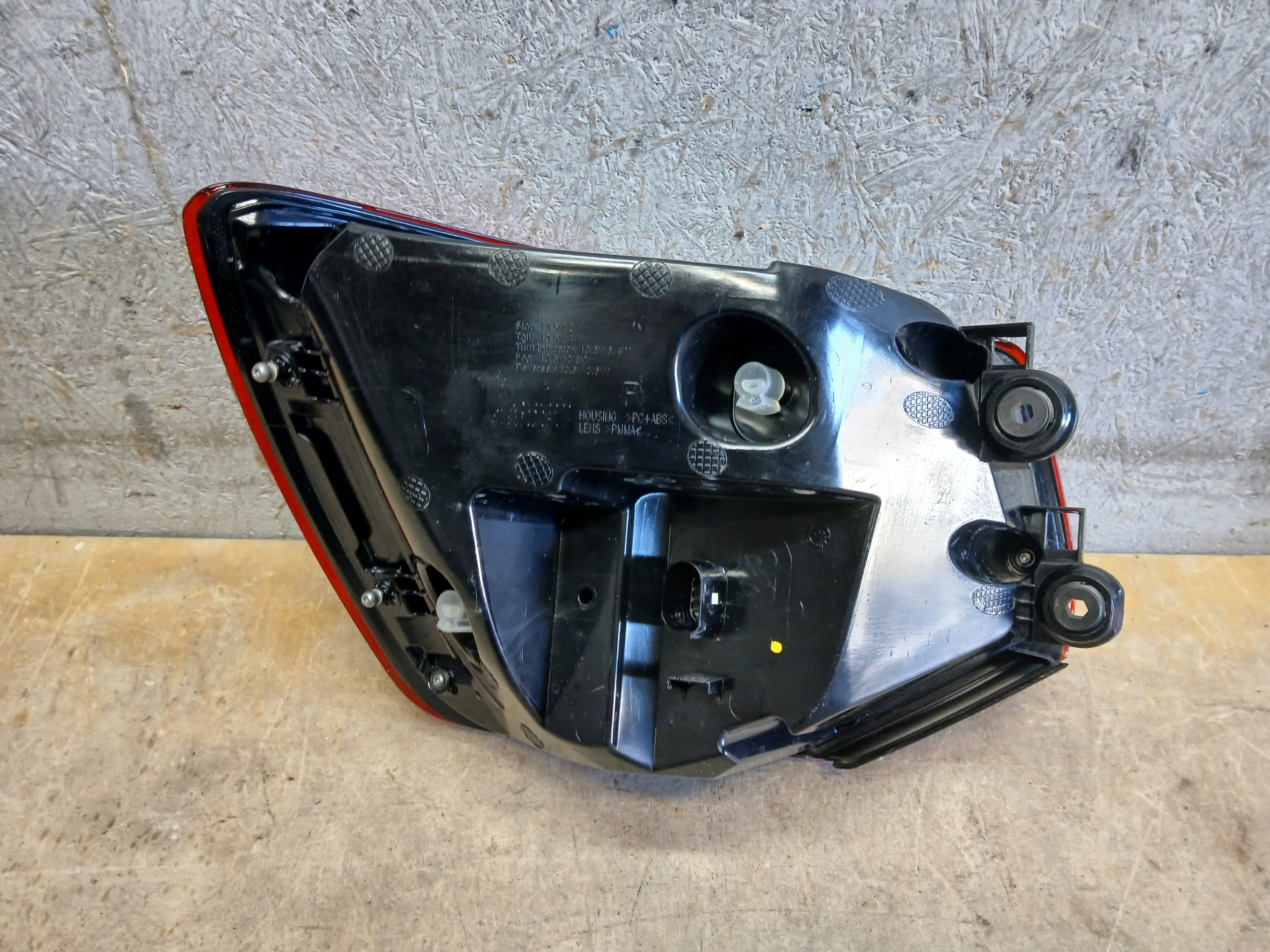 light rear part right AUDI Q2 81A 81A945092B