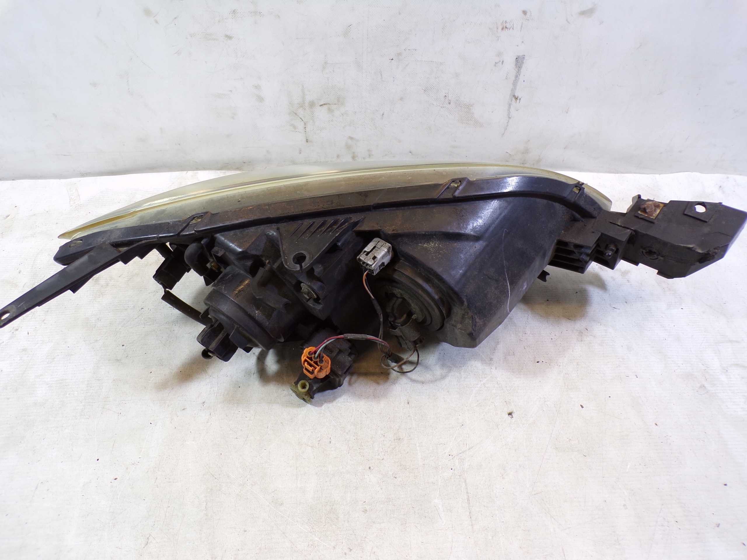 light left front front MAZDA 3 BK HB (6) (K)