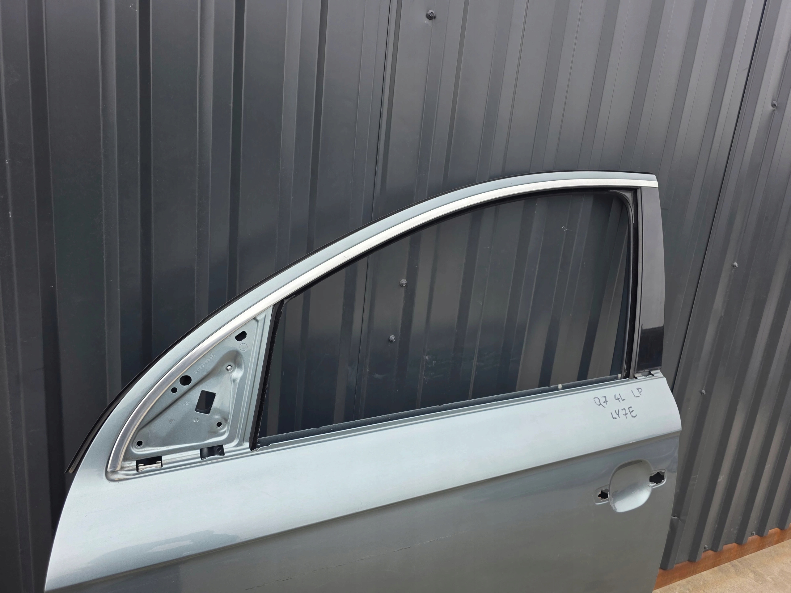 door left front AUDI Q7 4L LY7E 2005-2015 !!!