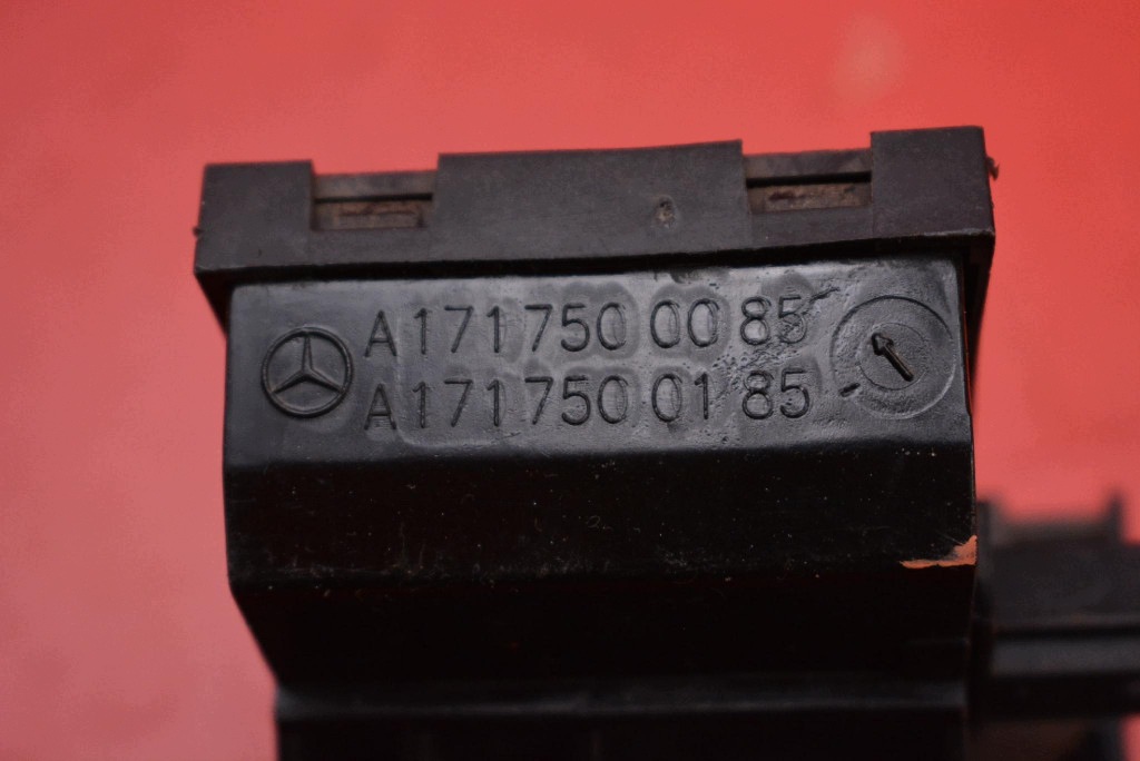 lock bonnet rear part boot A1717500085 MERCEDES CLS C219 04-10