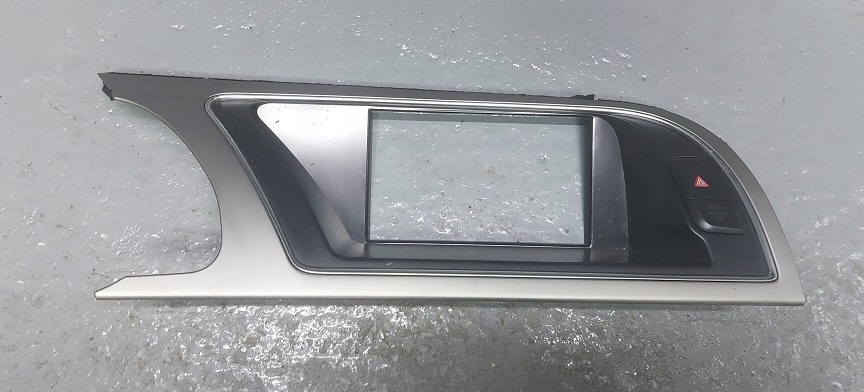 8T1857186H 08S - AUDI A5 8T 08-12 рамка крышка декор дисплея