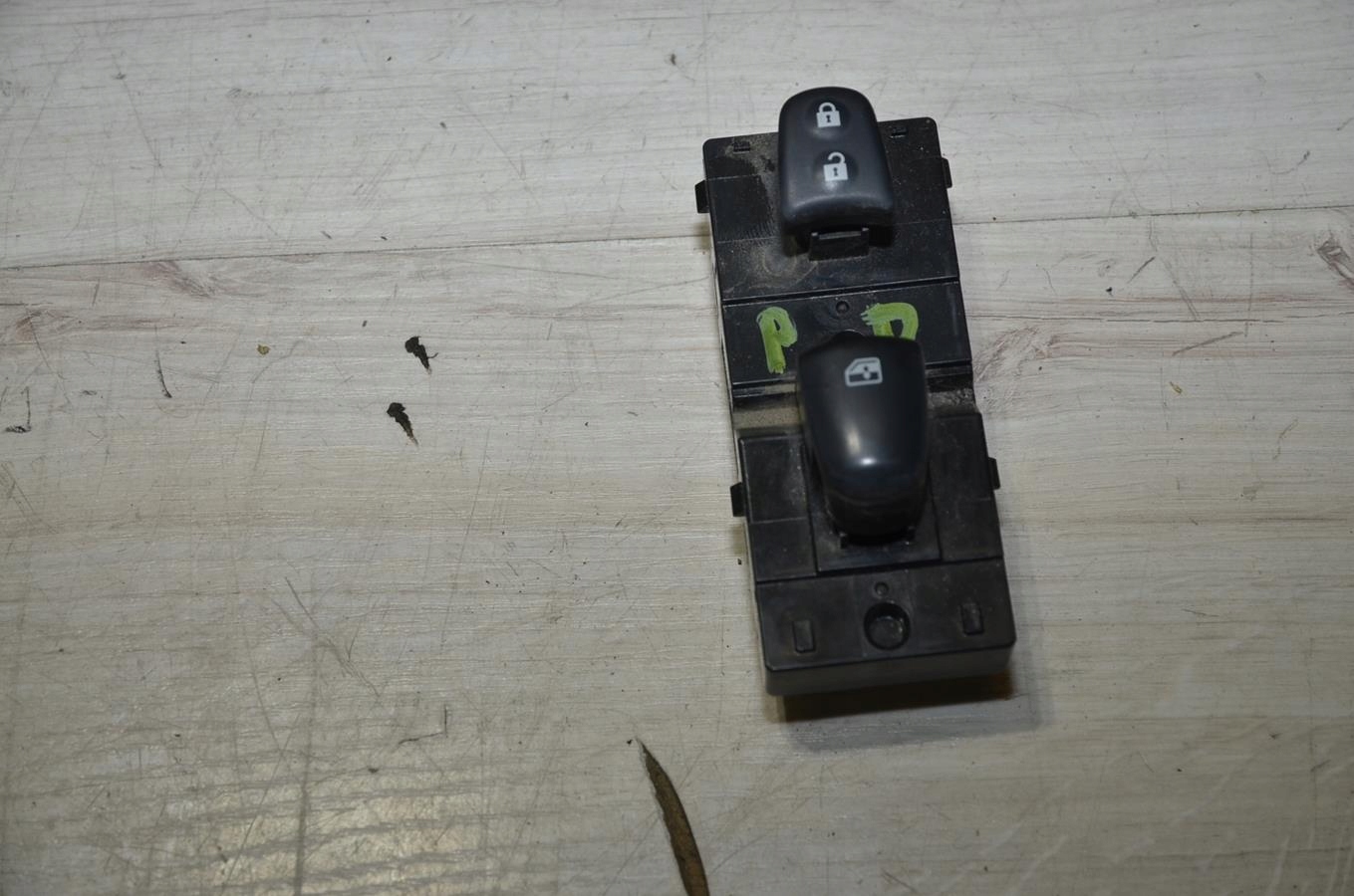 switch windows right front Renault Kadjar