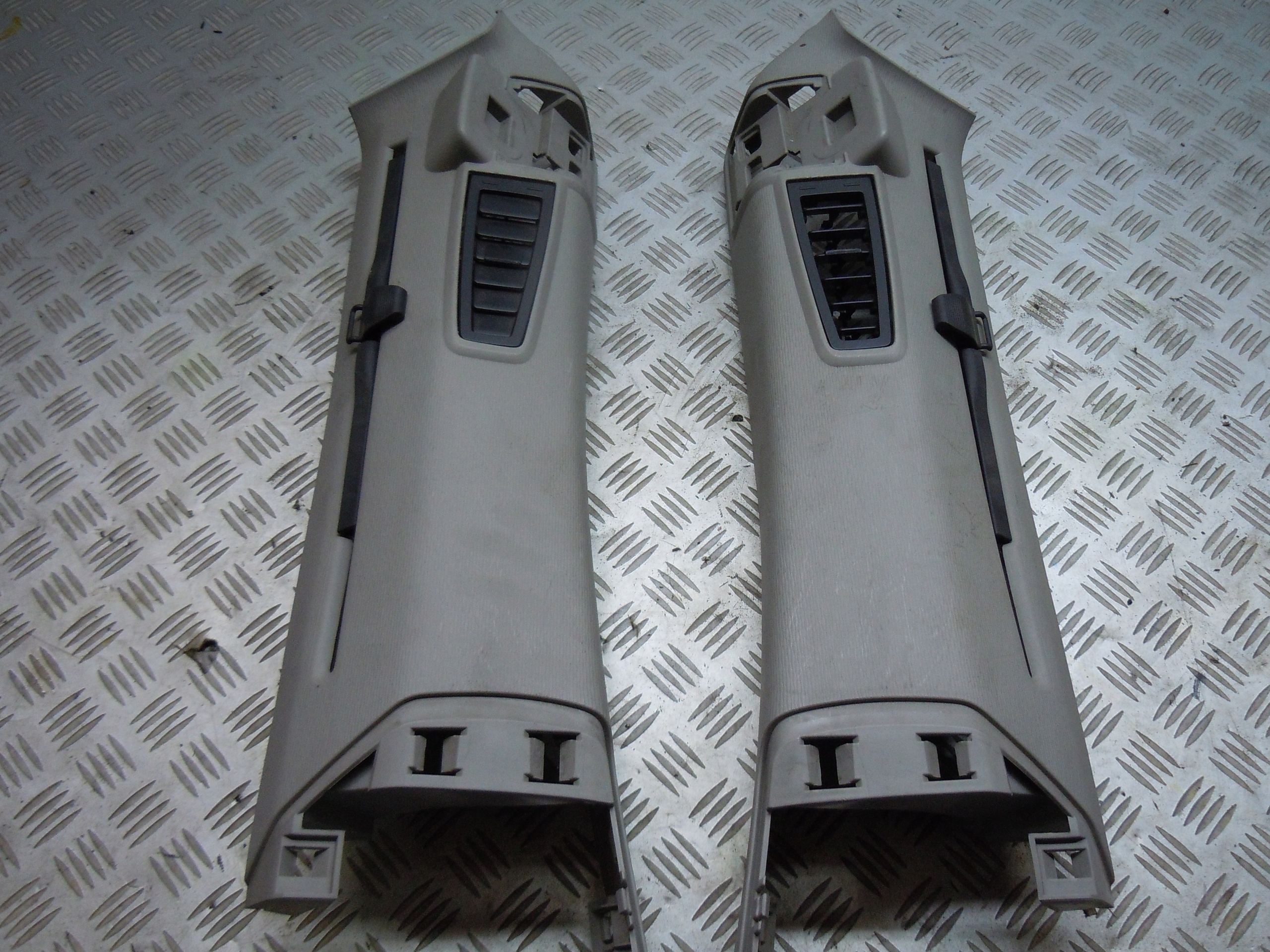 Центральная левая стойка C4 GRAND PICASSO