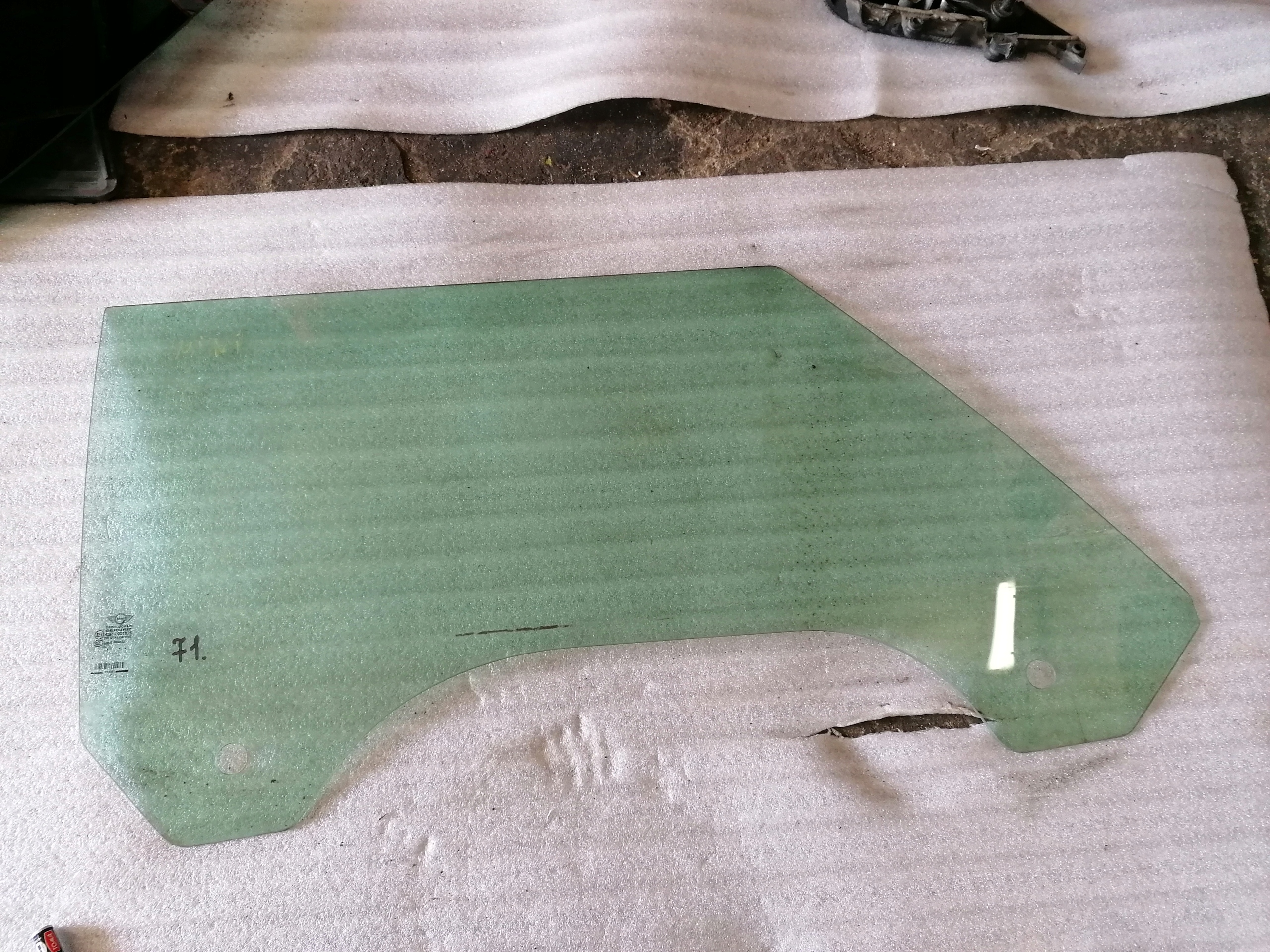 71 SZYBA BOCZNA MINI R56