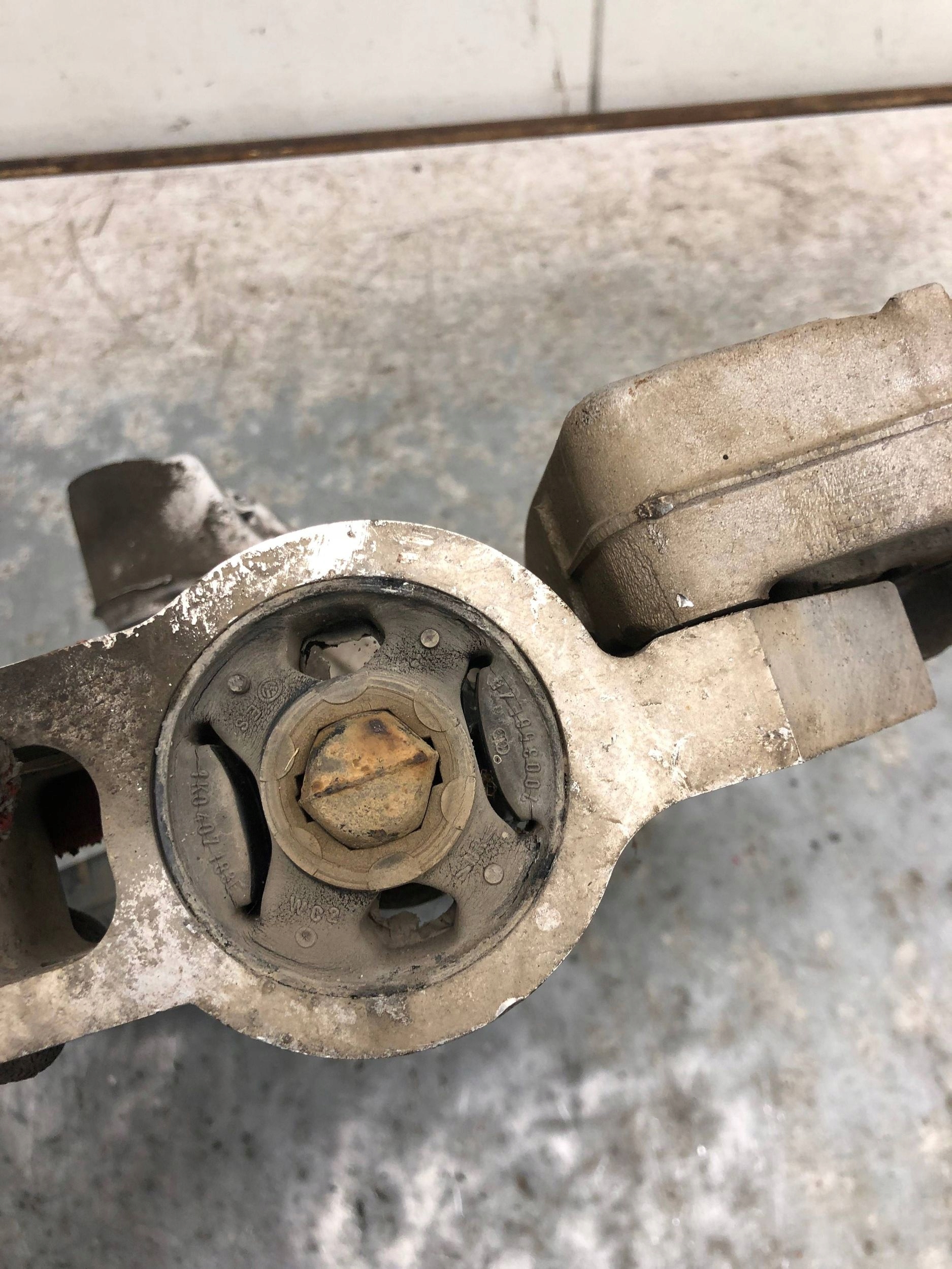 arm left front VW GOLF VI 1K0407153G 1K0199297G 1K0199295F