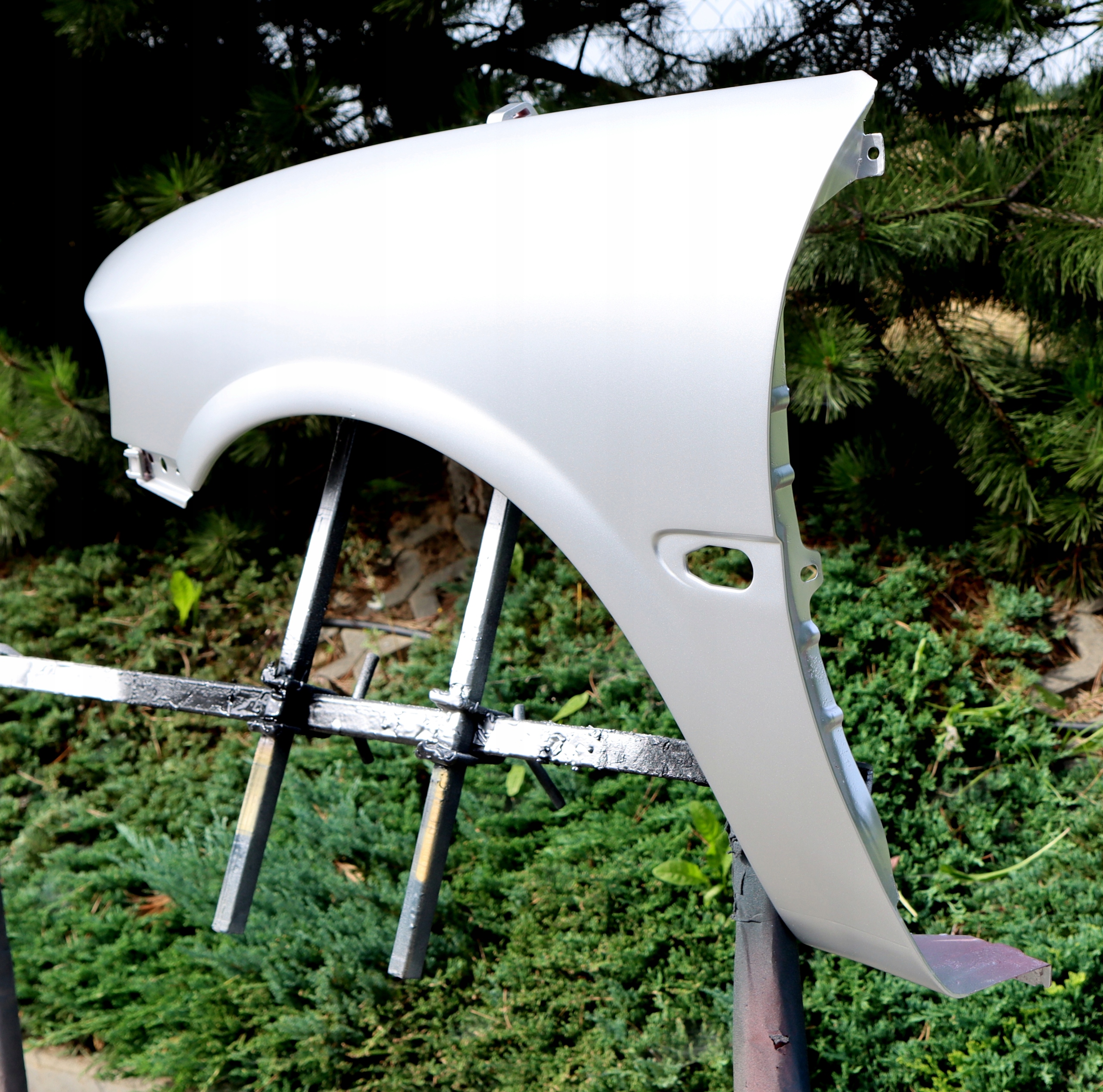 FARBA POLIURETANOWA 2K 1,5L RAL9006 POŁYSK SREBRNA Waga produktu z opakowaniem jednostkowym 2 kg